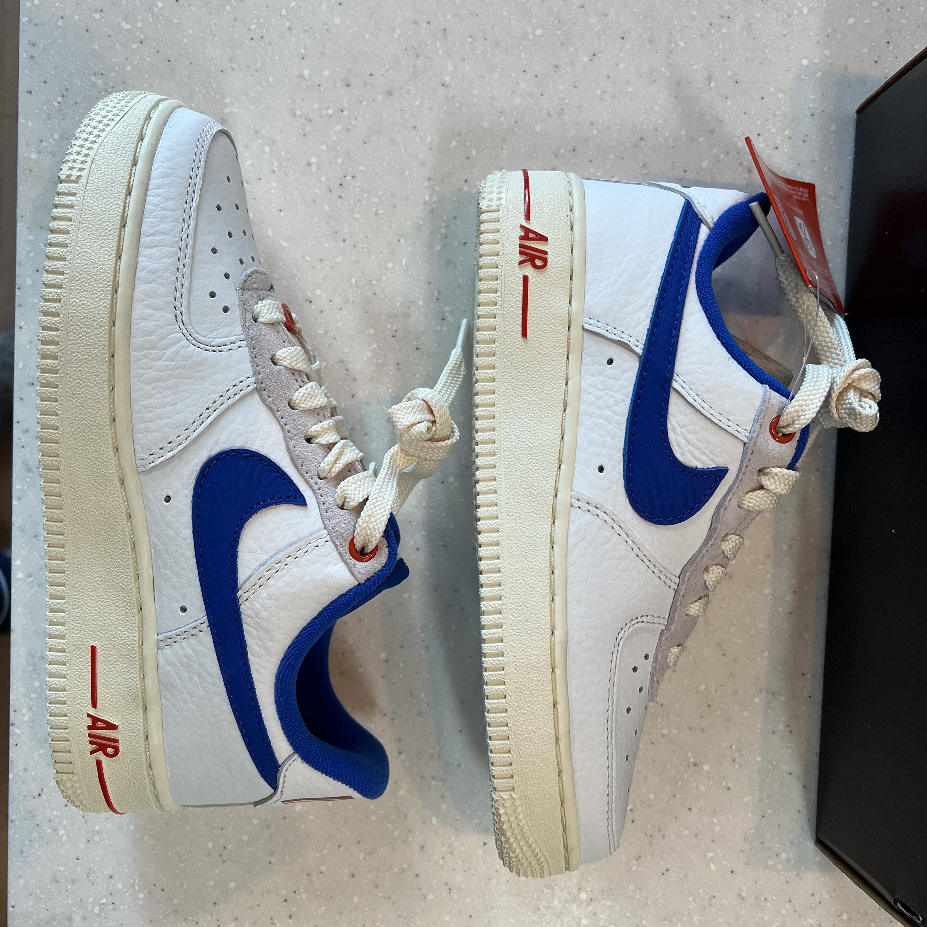 Nike Air Force 1 Low Retro Color of the Month Varsity Royal 착용 스타일