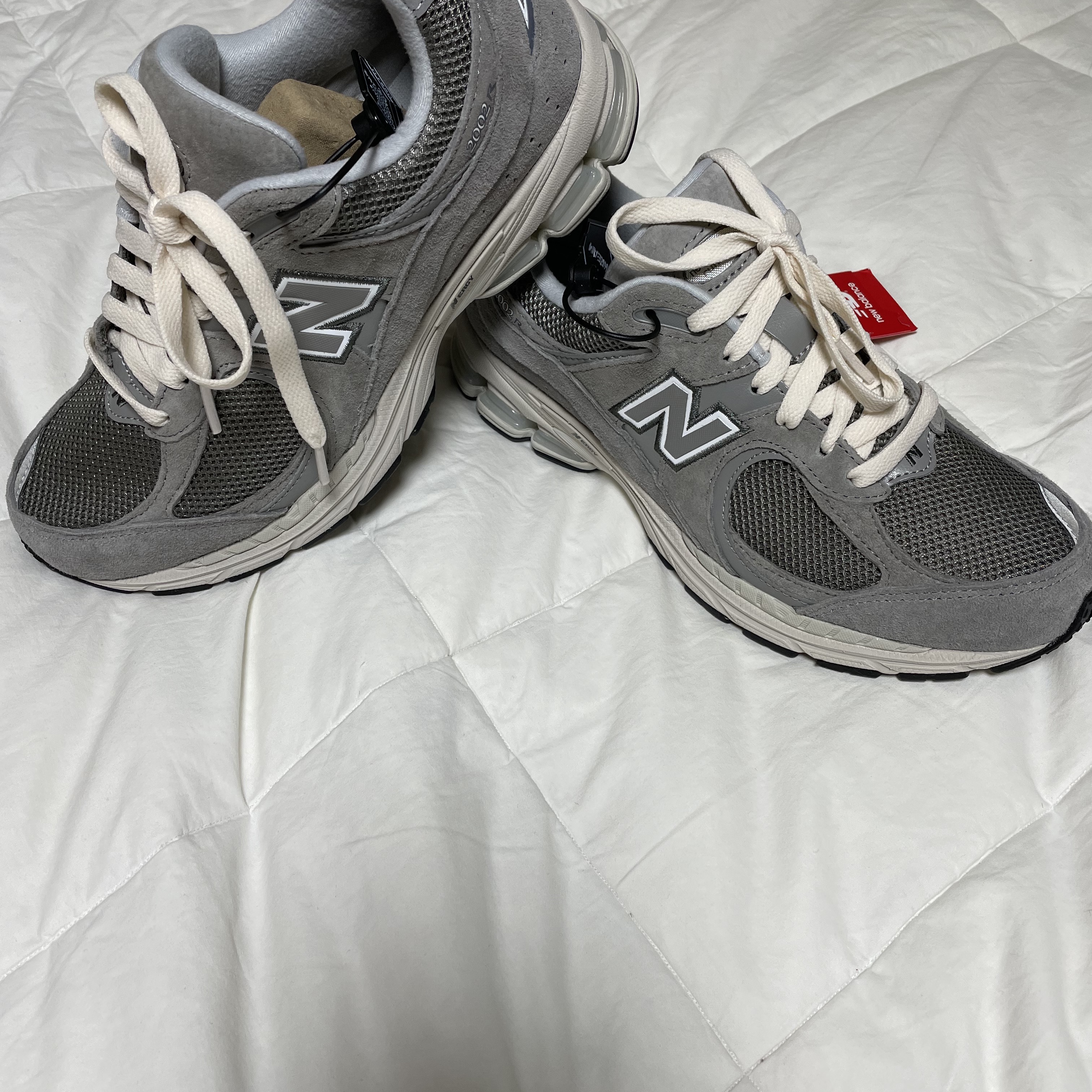 New Balance 2002R Grey 착용 스타일 - 2