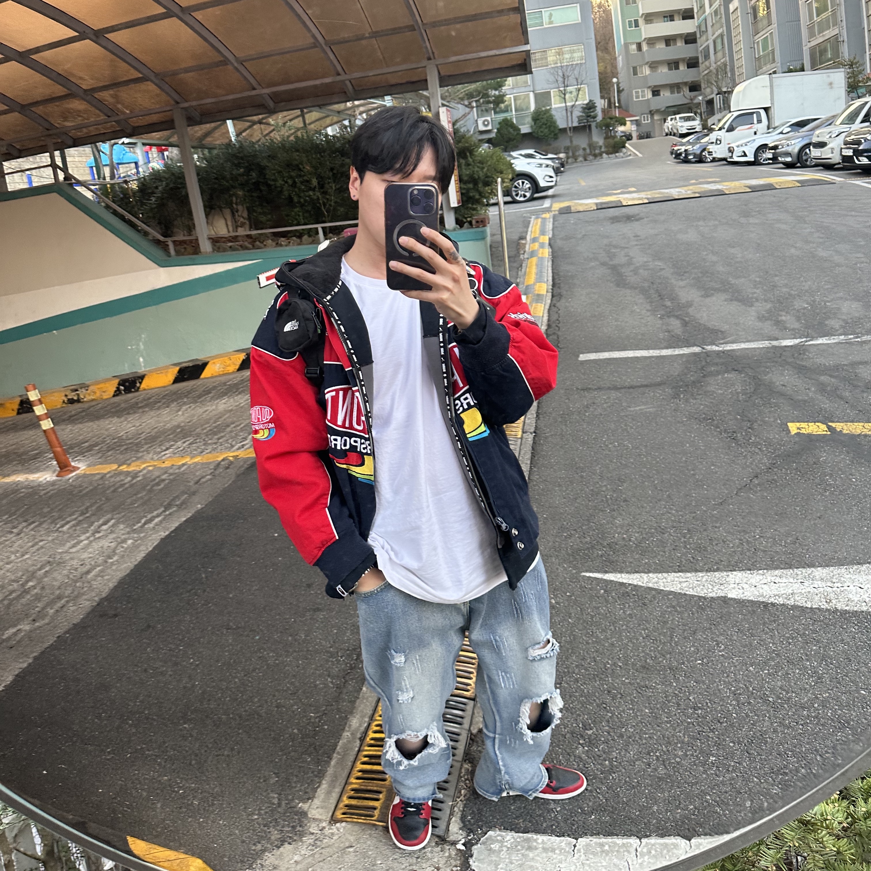 Jordan 1 Mid Chicago Black Toe 착용 스타일 - 3