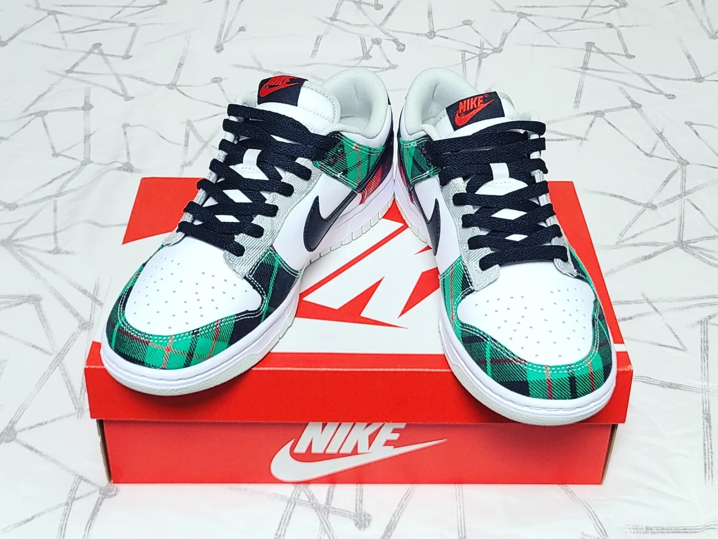 Nike Dunk Low Retro PRM White and Black 착용 스타일 - 3