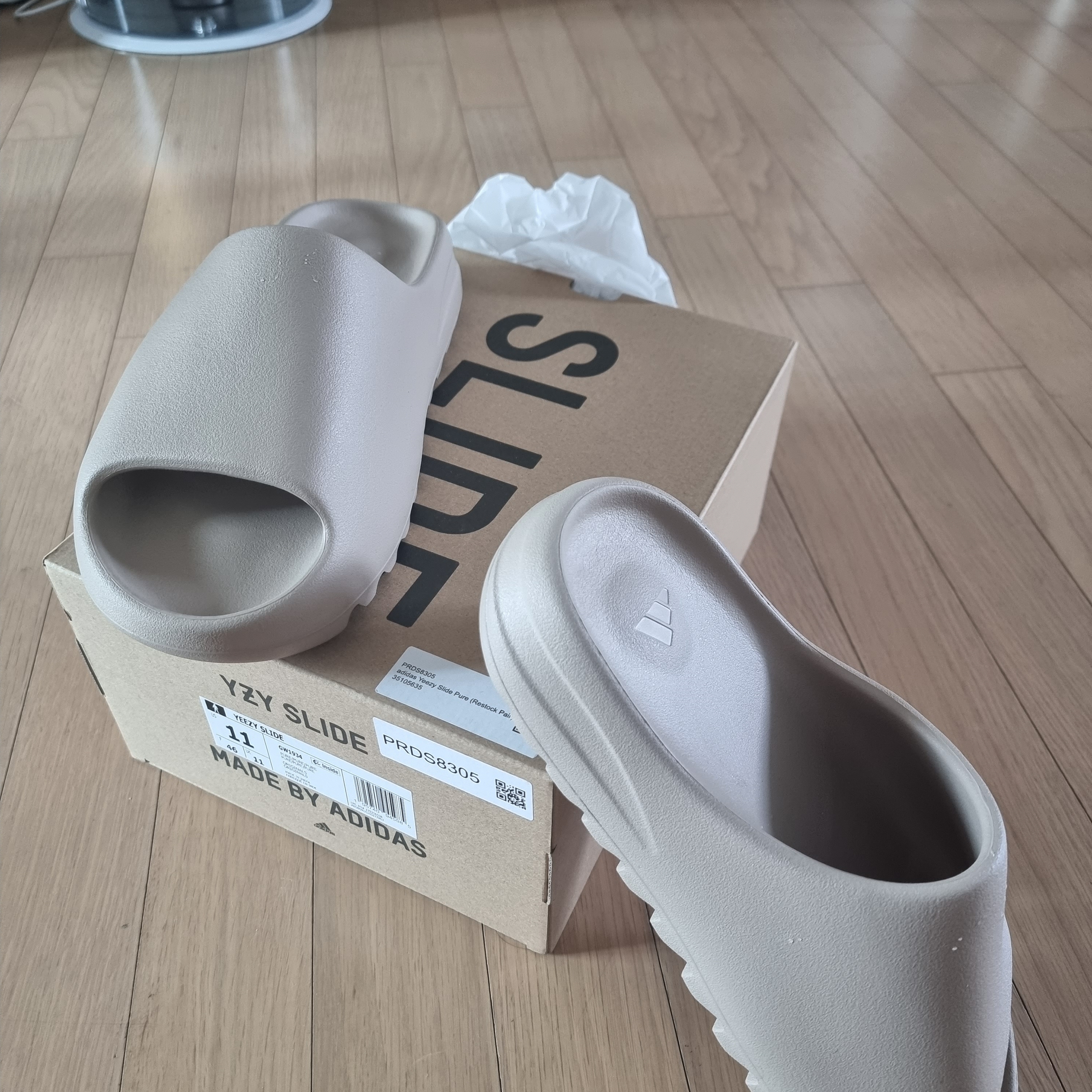 Adidas Yeezy Slide Pure - Re-Release Ver. 착용 스타일