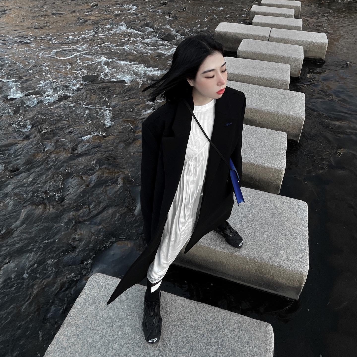 Balenciaga Tyrex Sneakers Black, Zara x Ader Error Oversized Wool Coat Black 착용 스타일 - 1