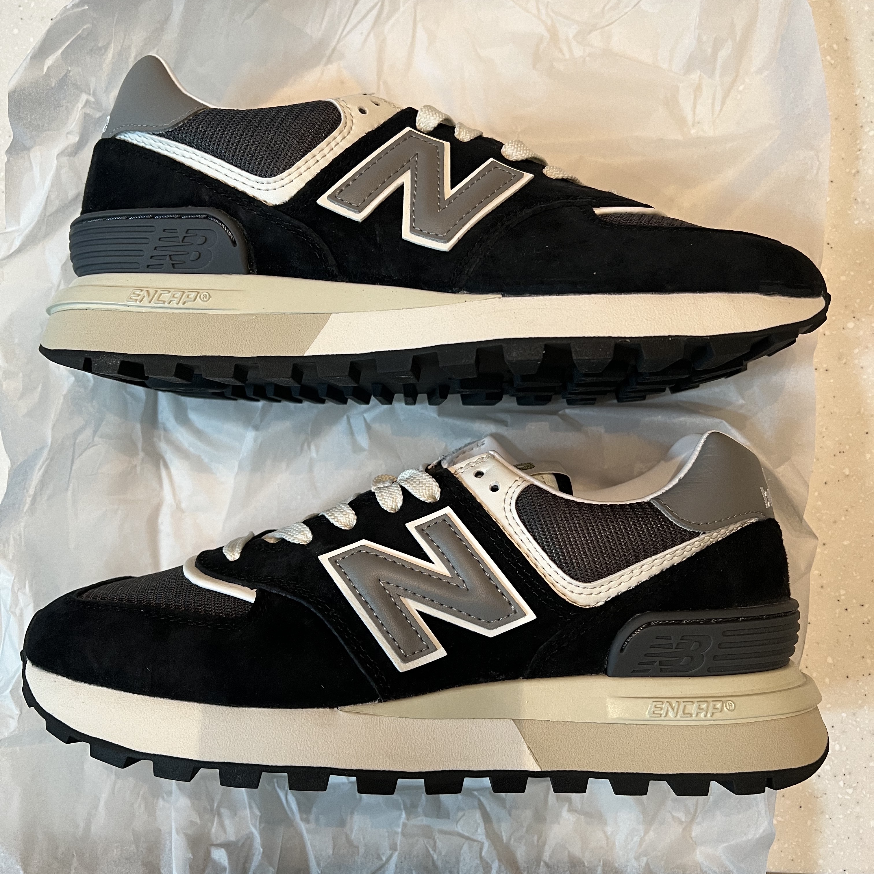 New Balance 574 Legacy Grey 착용 스타일