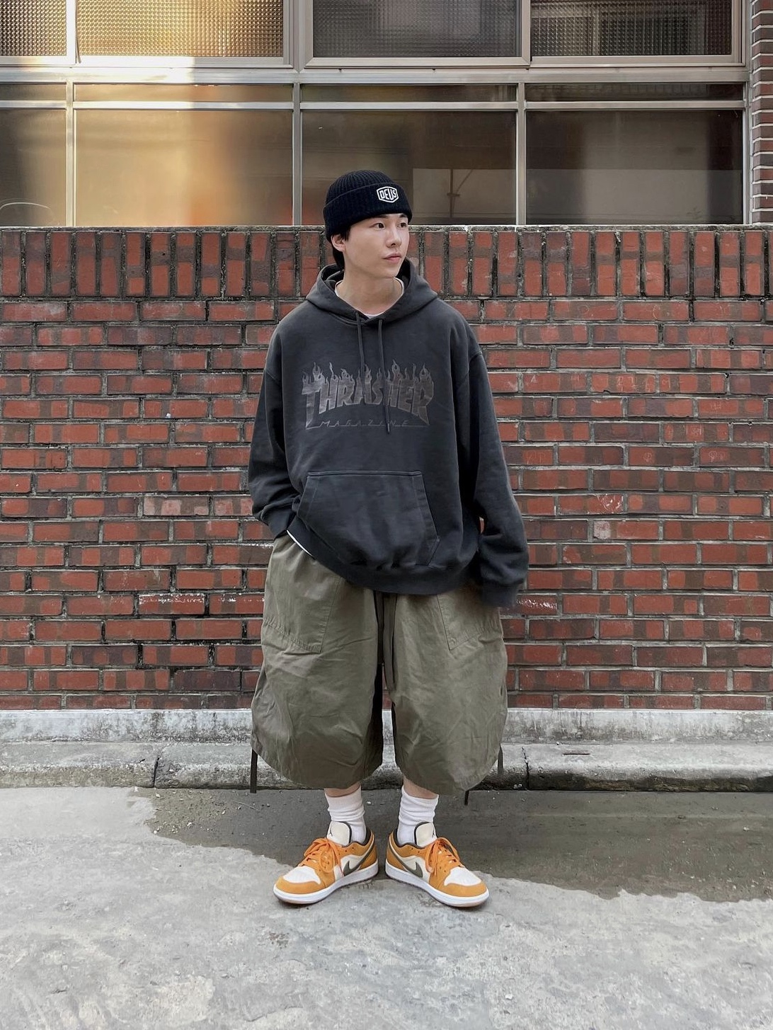 Jordan 1 Low SE Light Curry 착용 스타일