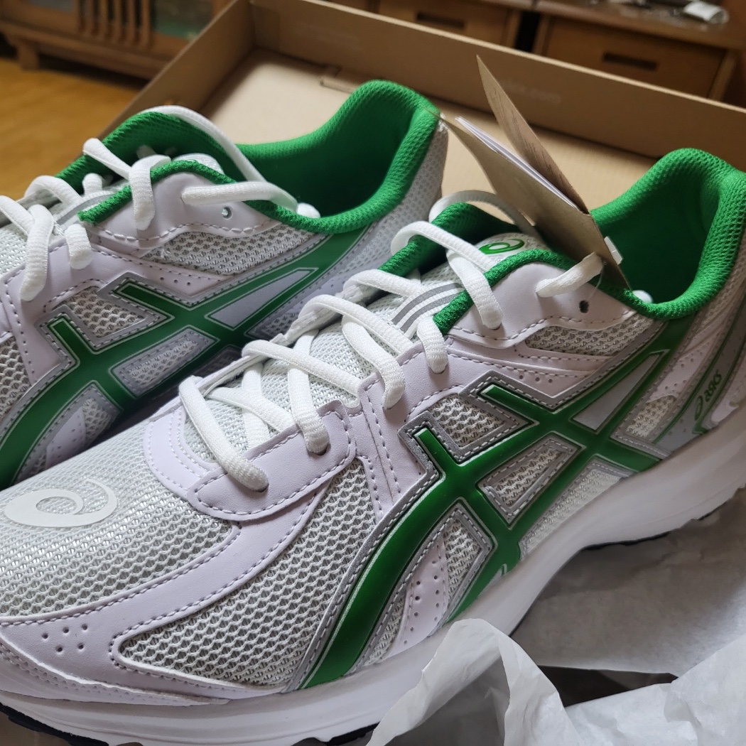 Asics Jog 100 S White Green - 2E Wide 착용 스타일