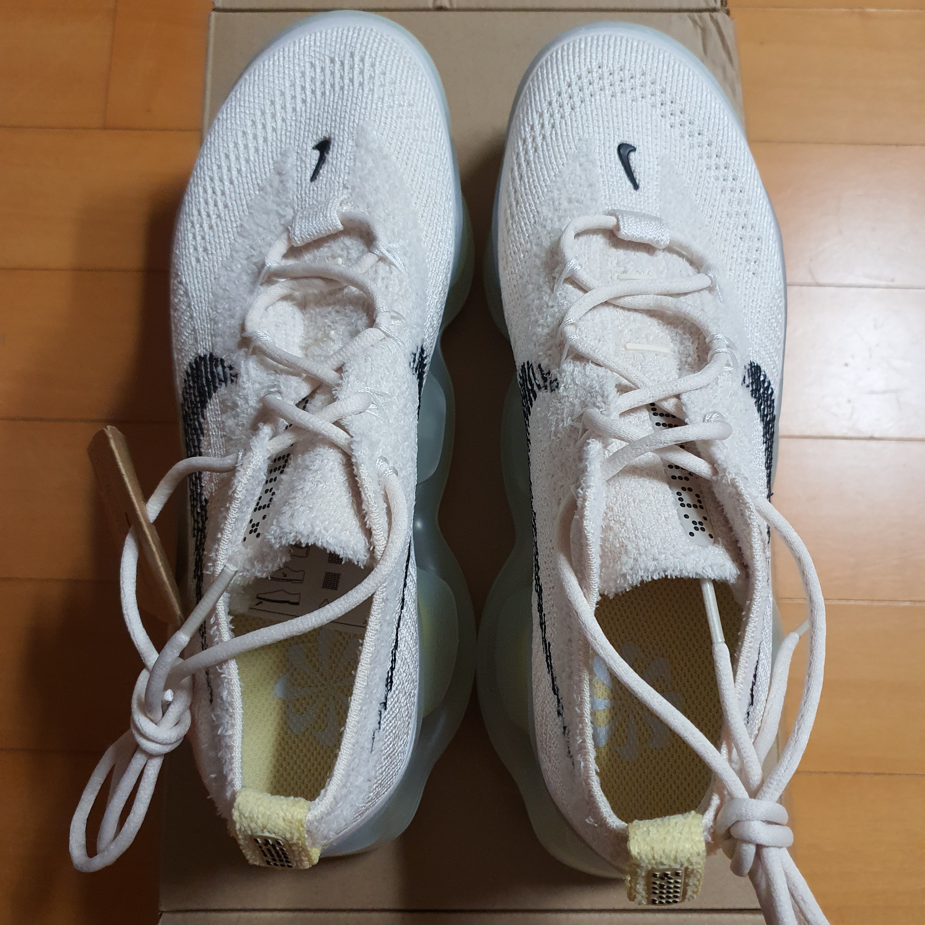 (W) Nike Air Max Scorpion Flyknit Lemon Wash 착용 스타일 - 1
