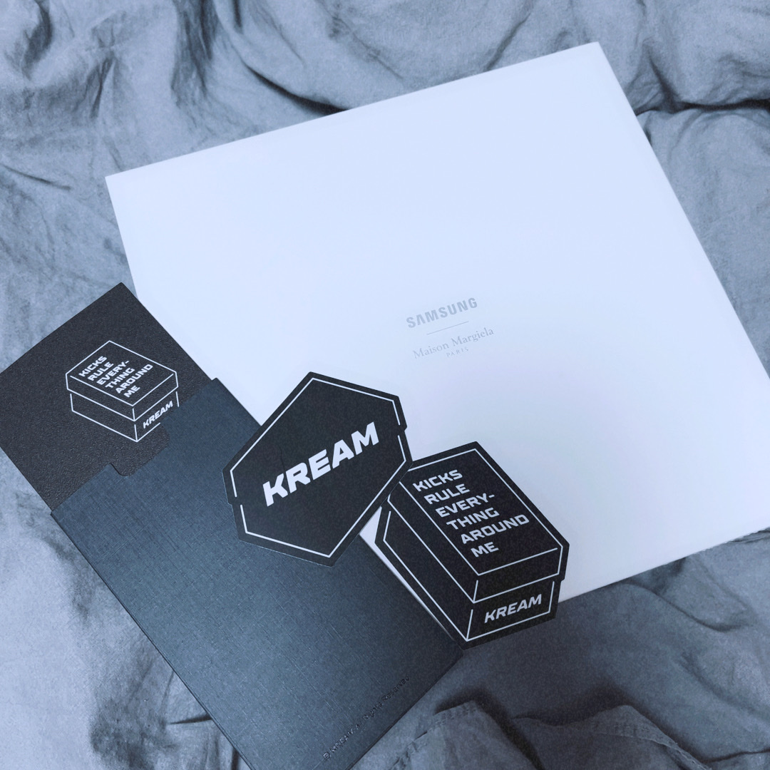 Samsung Galaxy Z Flip4 Maison Margiela Edition (Korean Ver.) 착용 스타일 - 3
