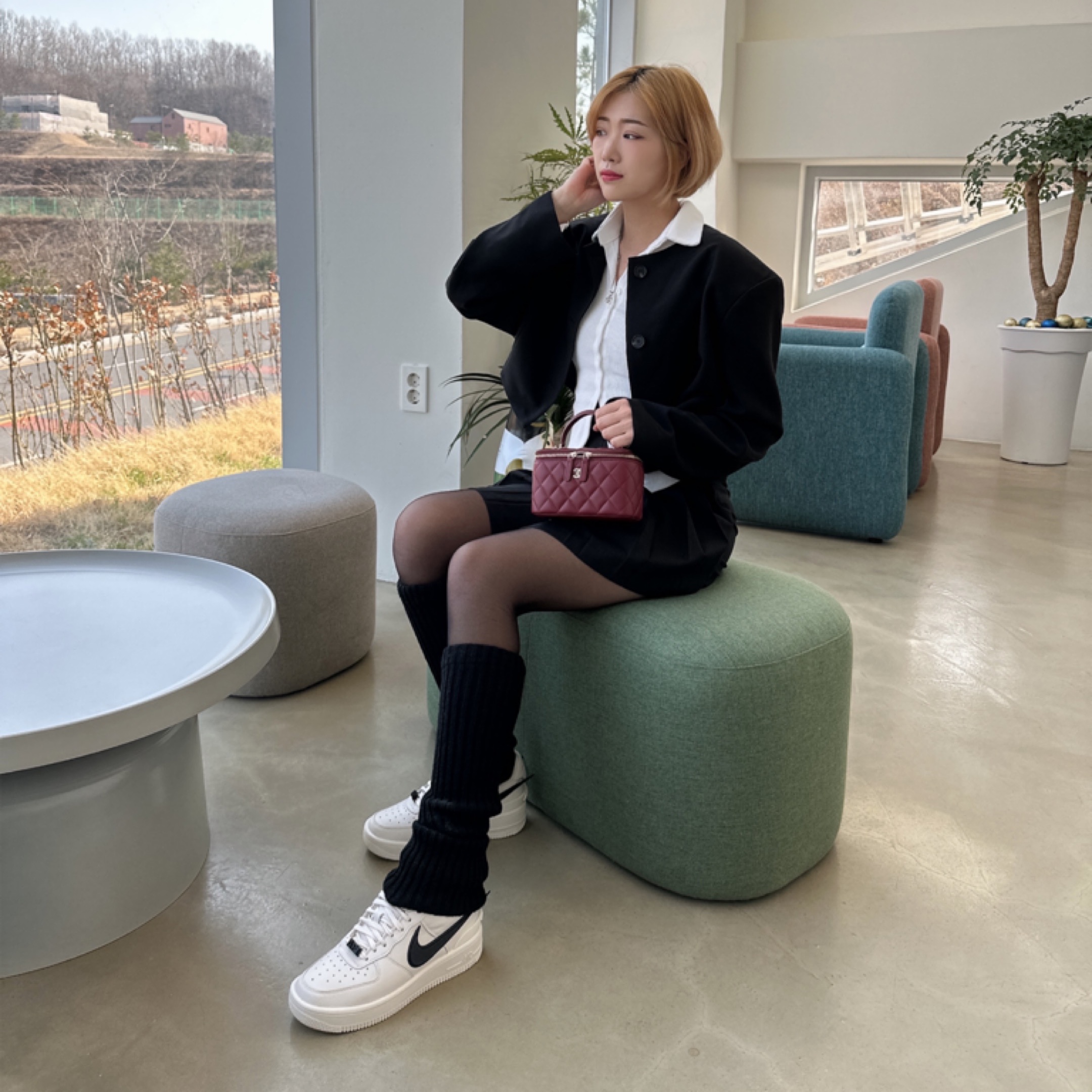 Nike x Ambush Air Force 1 Low SP Phantom, Chanel Vanity With Chain Lambskin & Gold Black 착용 스타일 - 2