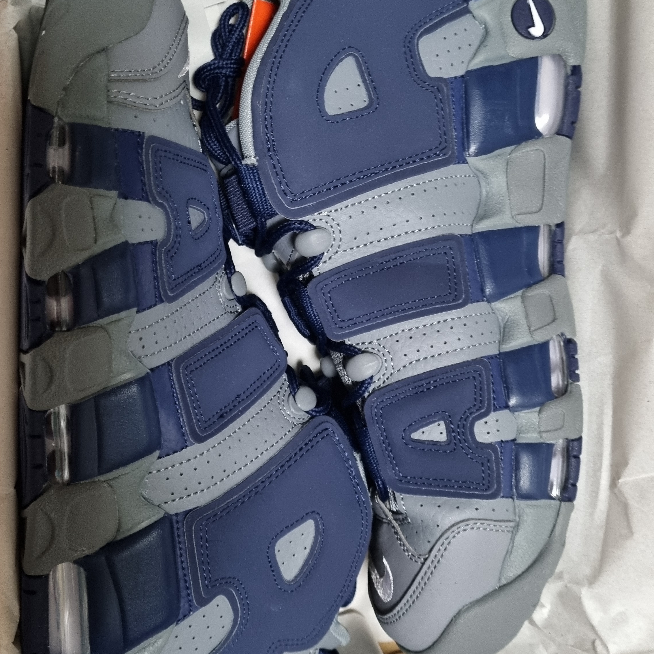 Nike Air More Uptempo 96 Loud and Clear 2021 착용 스타일