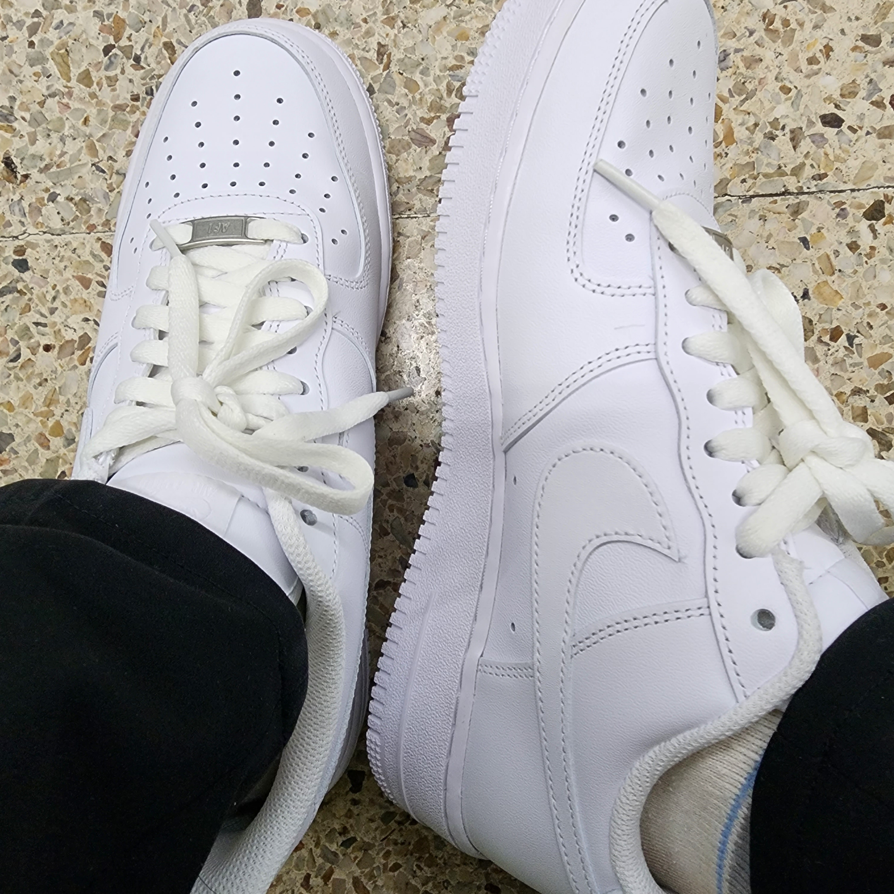 Nike Air Force 1 '07 Low White 착용 스타일