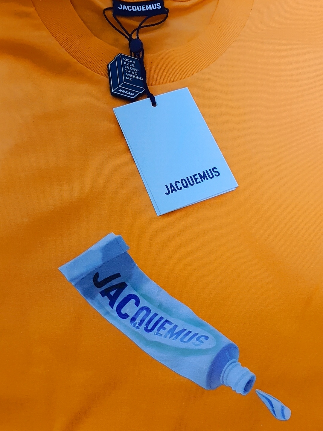 Jacquemus Le T-Shirt Dentifrice Print Toothpaste T-Shirt Orange 착용 스타일