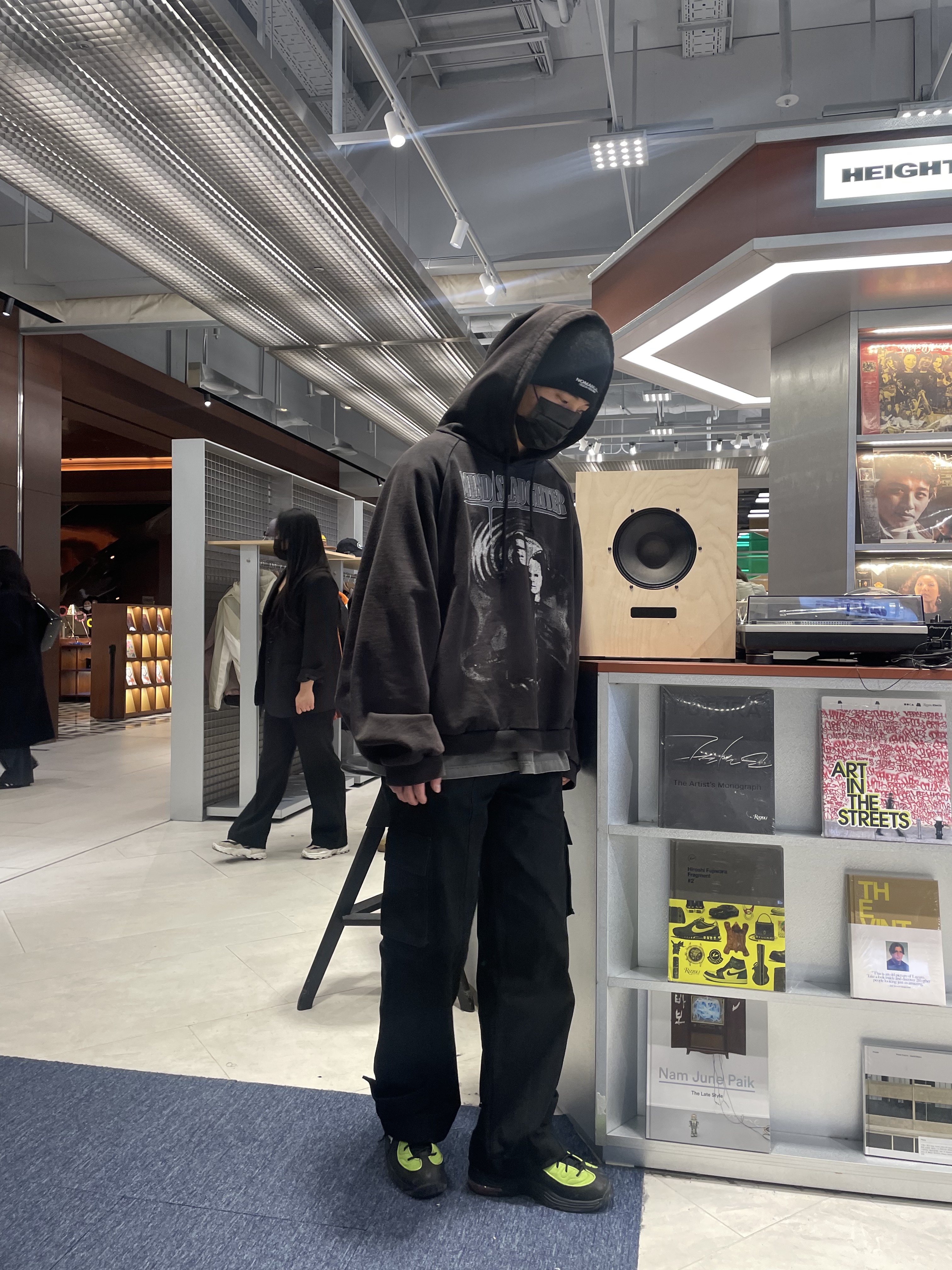 Nike x Stussy Air Penny II Vivid Green and Black, Project G/R Mind Slaughter Vintage Washeed Hoodie Black 착용 스타일 - 1