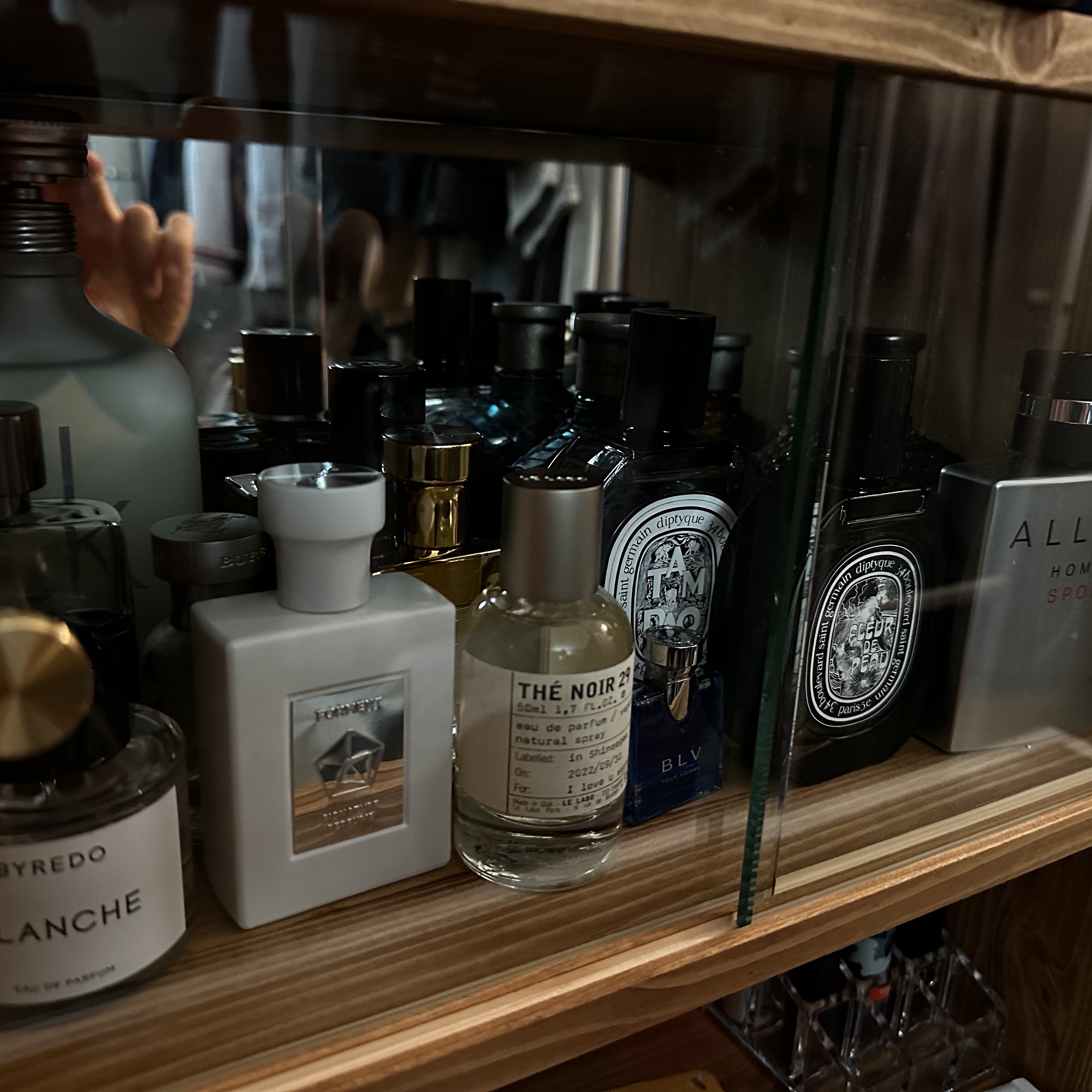 Byredo Blanche Eau De Parfum 50ml, Le Labo The Noir 29 Eau De Parfum 50ml 착용 스타일