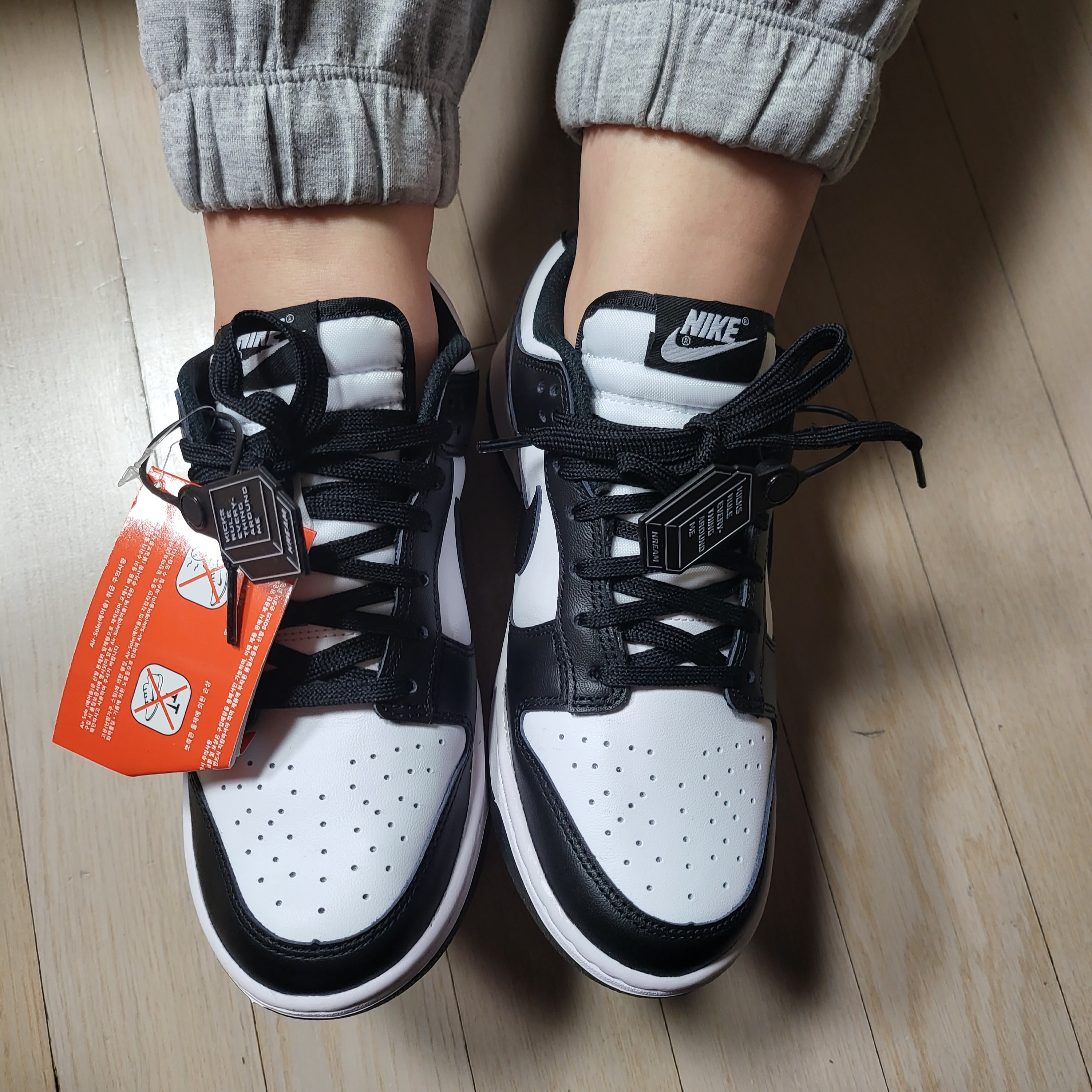 (W) Nike Dunk Low Black 착용 스타일
