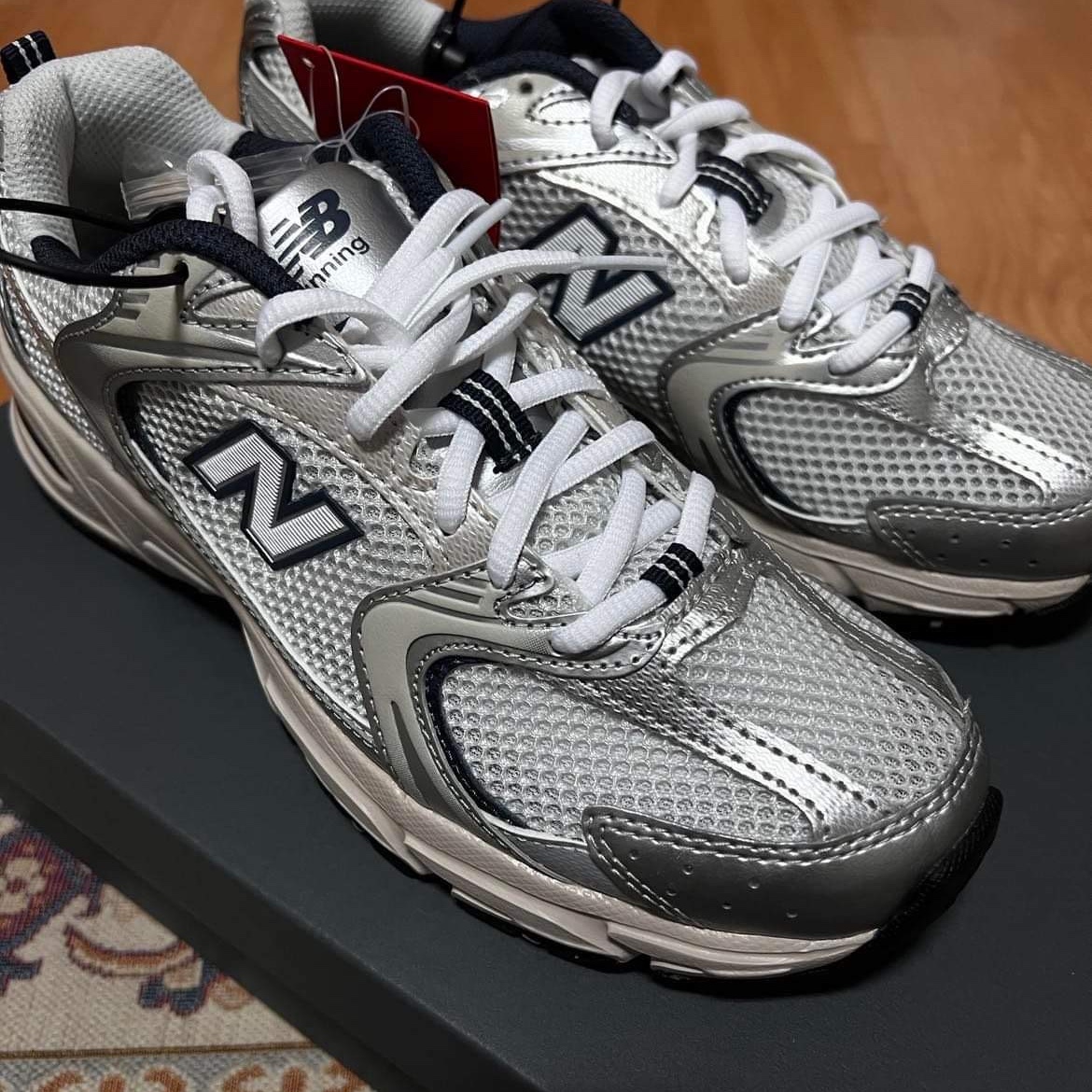 New Balance 530 Steel Grey 착용 스타일