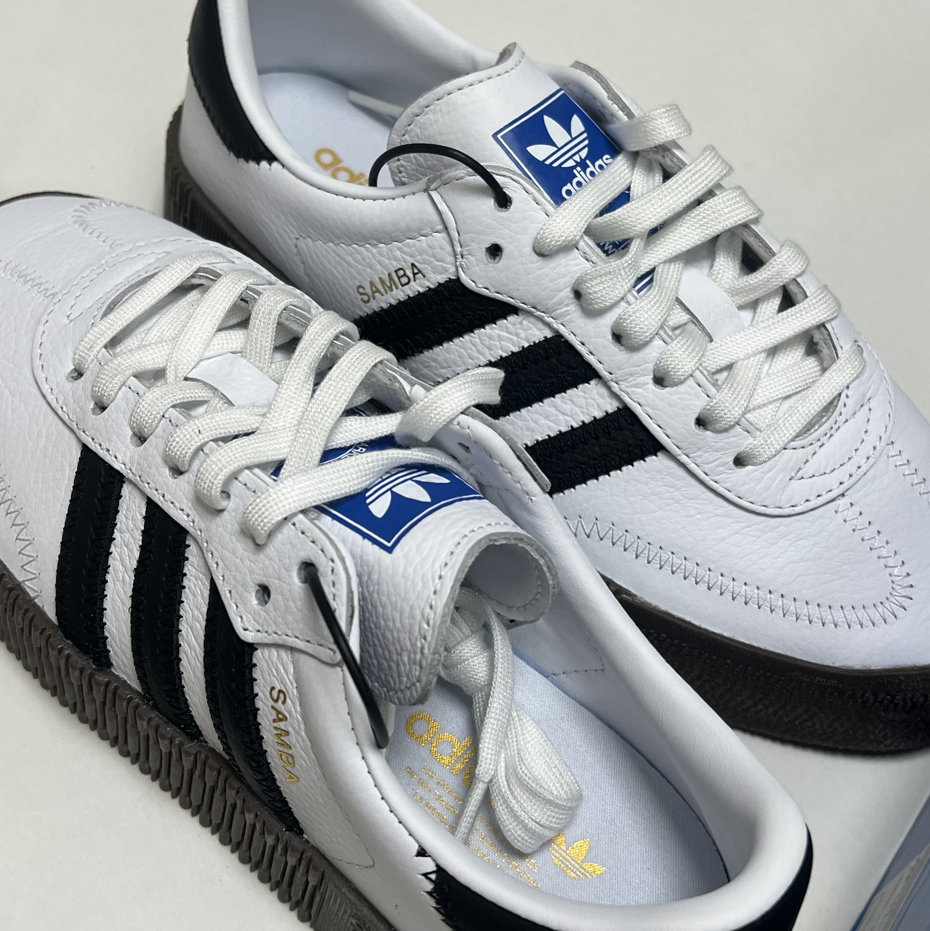 (W) Adidas Sambarose White Black Gum 착용 스타일