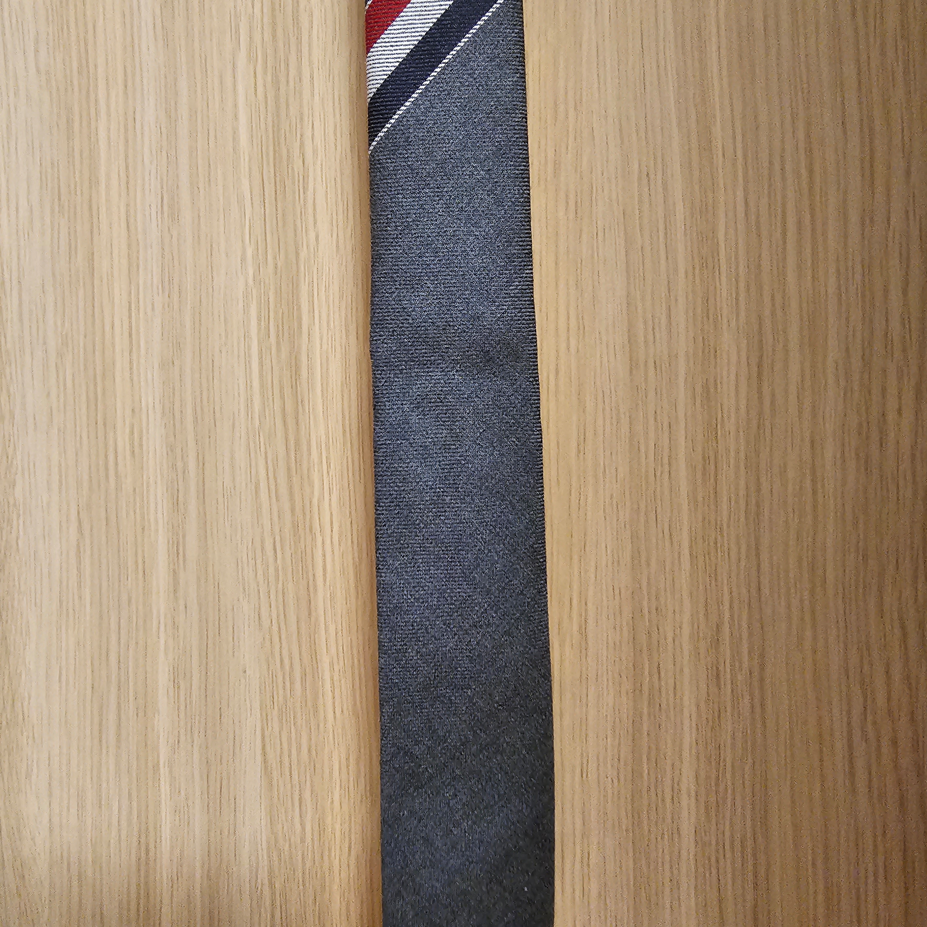 Thom Browne Engineered Stripe Necktie in Wool Dark Grey 착용 스타일 - 2