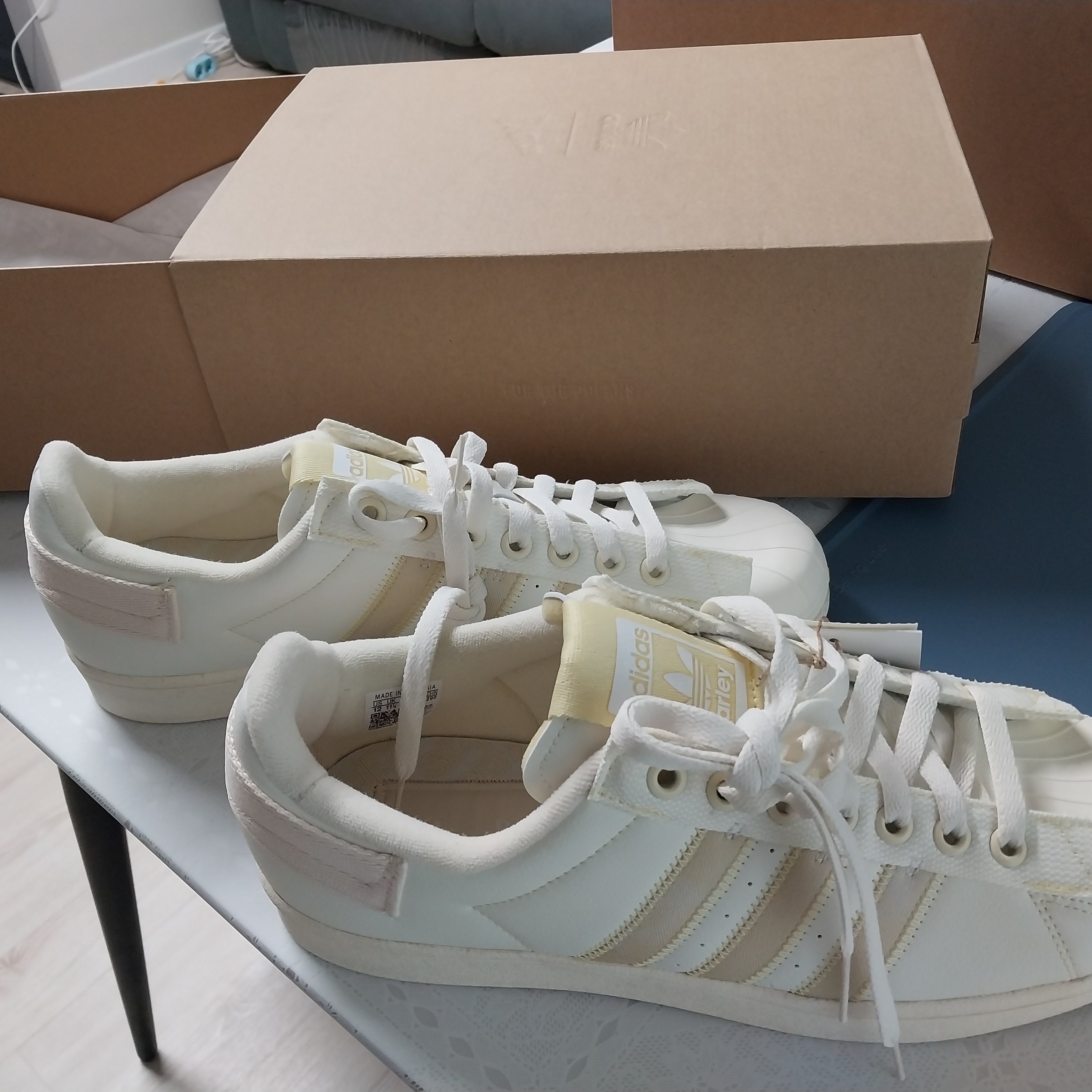 Adidas x Parley Superstar Off White Wonder White 착용 스타일