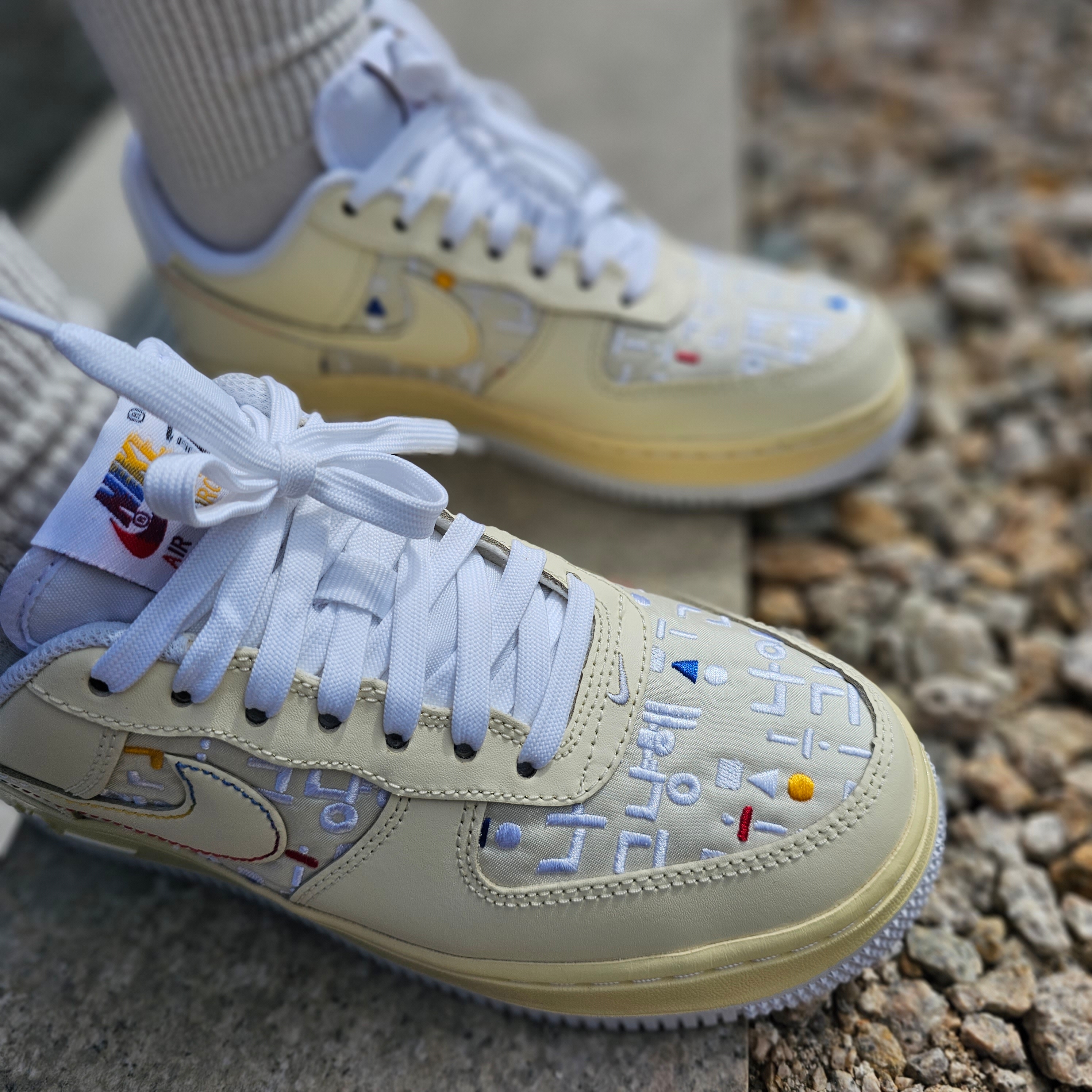(W) Nike Air Force 1 '07 LV8 Hangul Day 착용 스타일 - 5