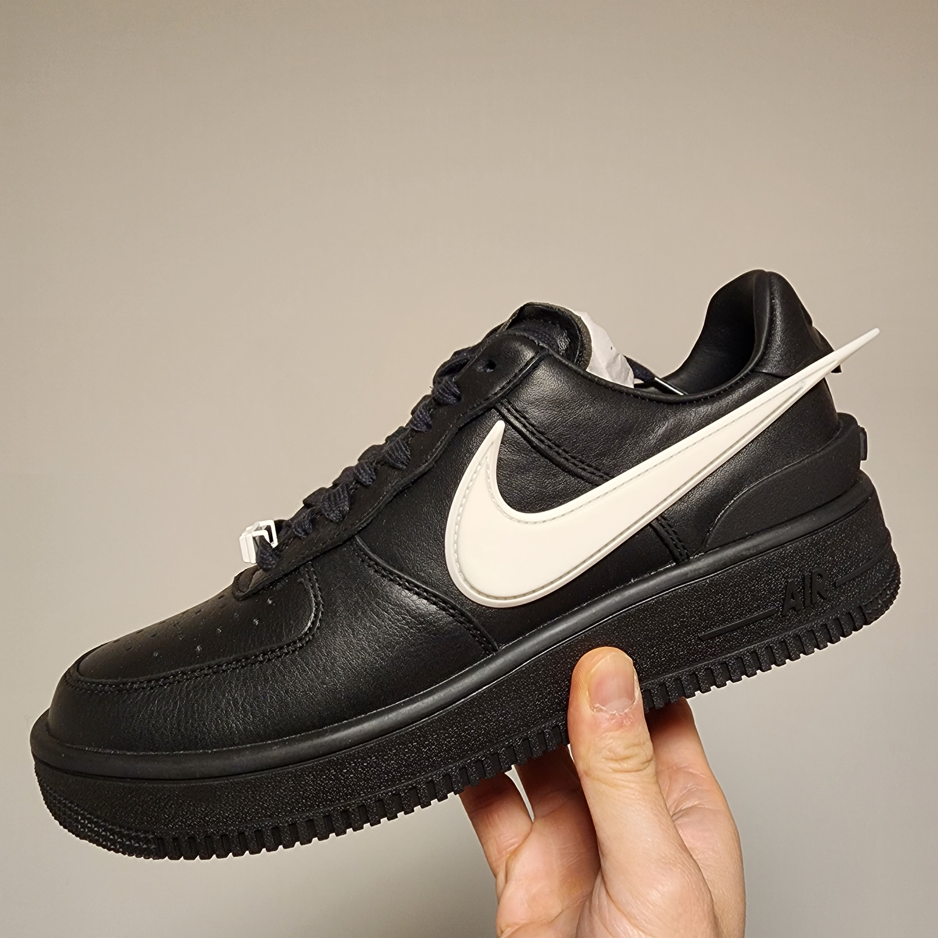 Nike x Ambush Air Force 1 Low SP Black 착용 스타일 - 1