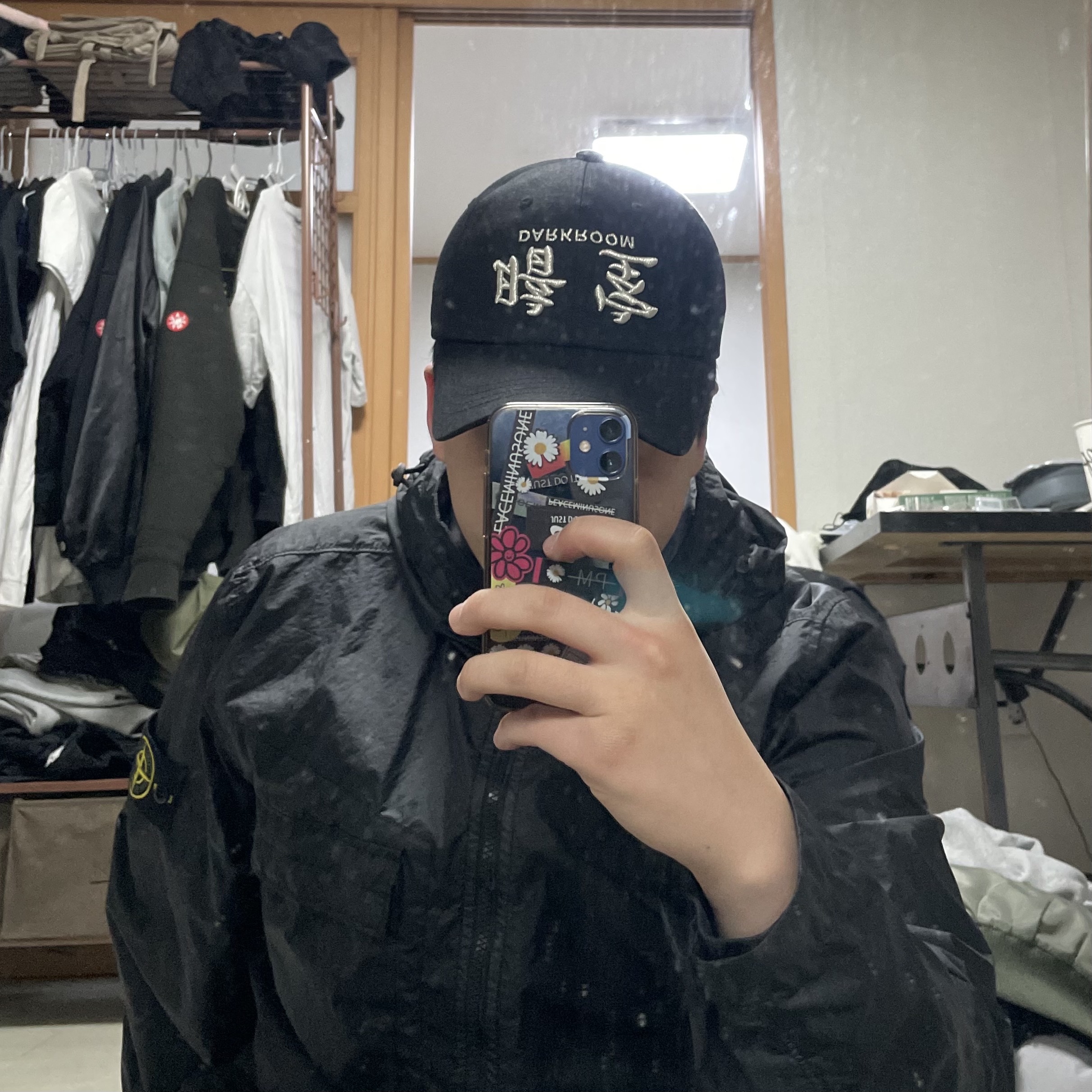 Stone Island 40223 Membrana 3L TC Garment Dyed Hooded Jacket Black - 22SS, Darkr8m Studio Upside Down Silver Logo Cap 착용 스타일