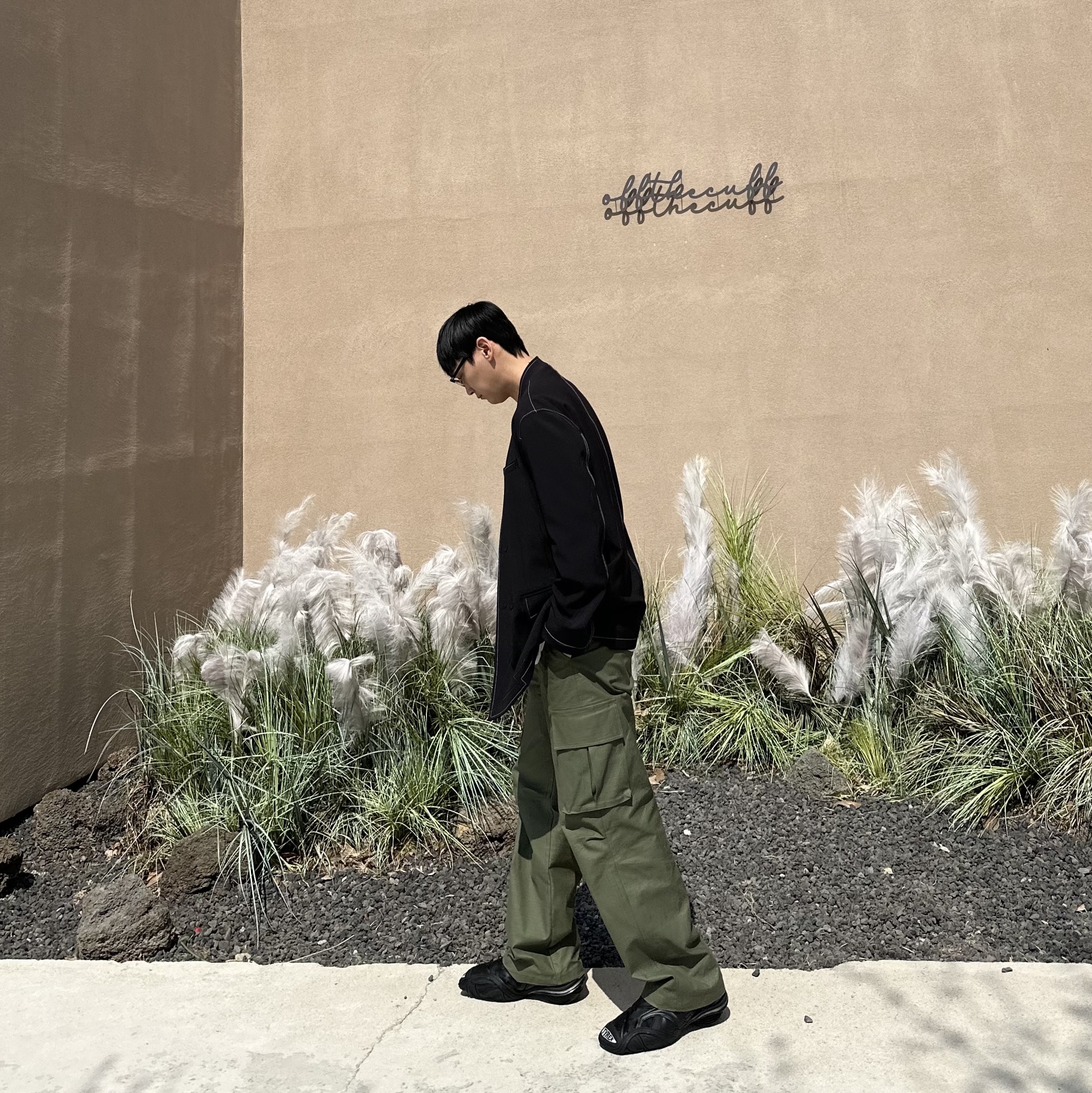 Balenciaga Tyrex Sneakers Black 착용 스타일 - 2
