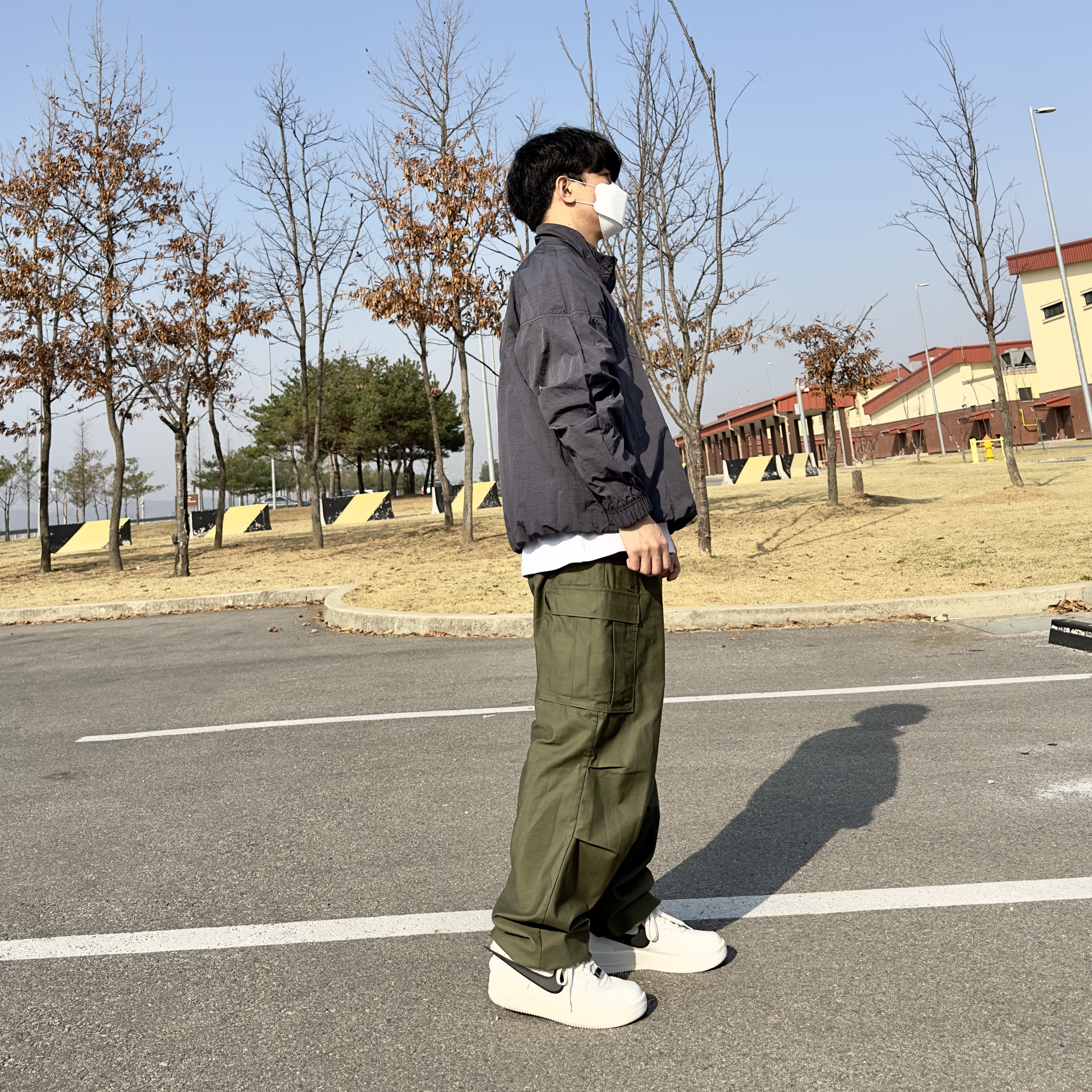 Nike x Stussy Windrunner Jacket Off Noir, Nike x Ambush Air Force 1 Low SP Phantom 착용 스타일 - 2