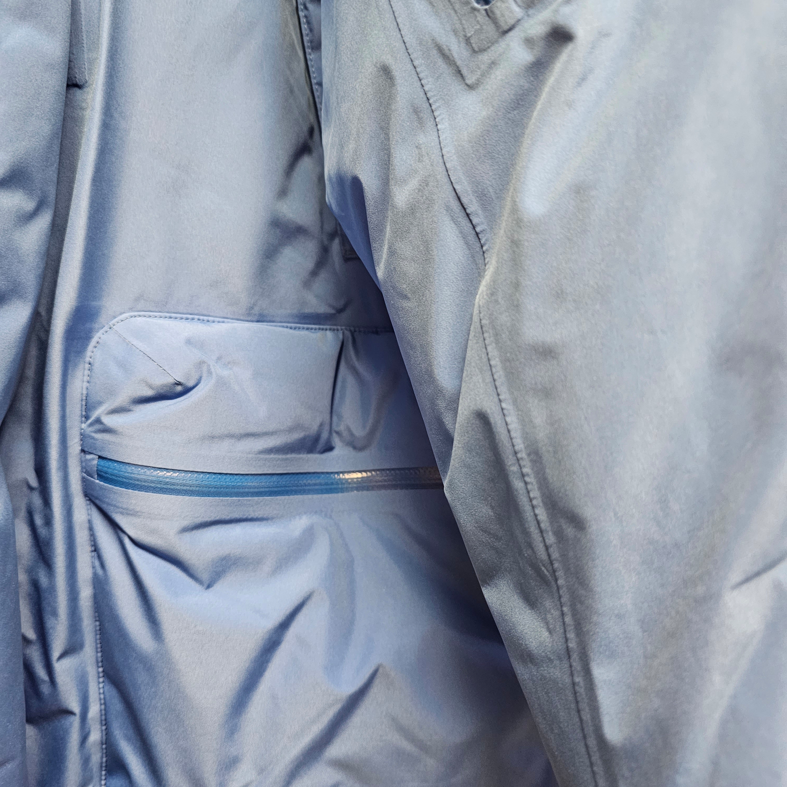 Supreme Gore-Tex 700-Fill Down Parka Blue - 22FW 착용 스타일 - 3