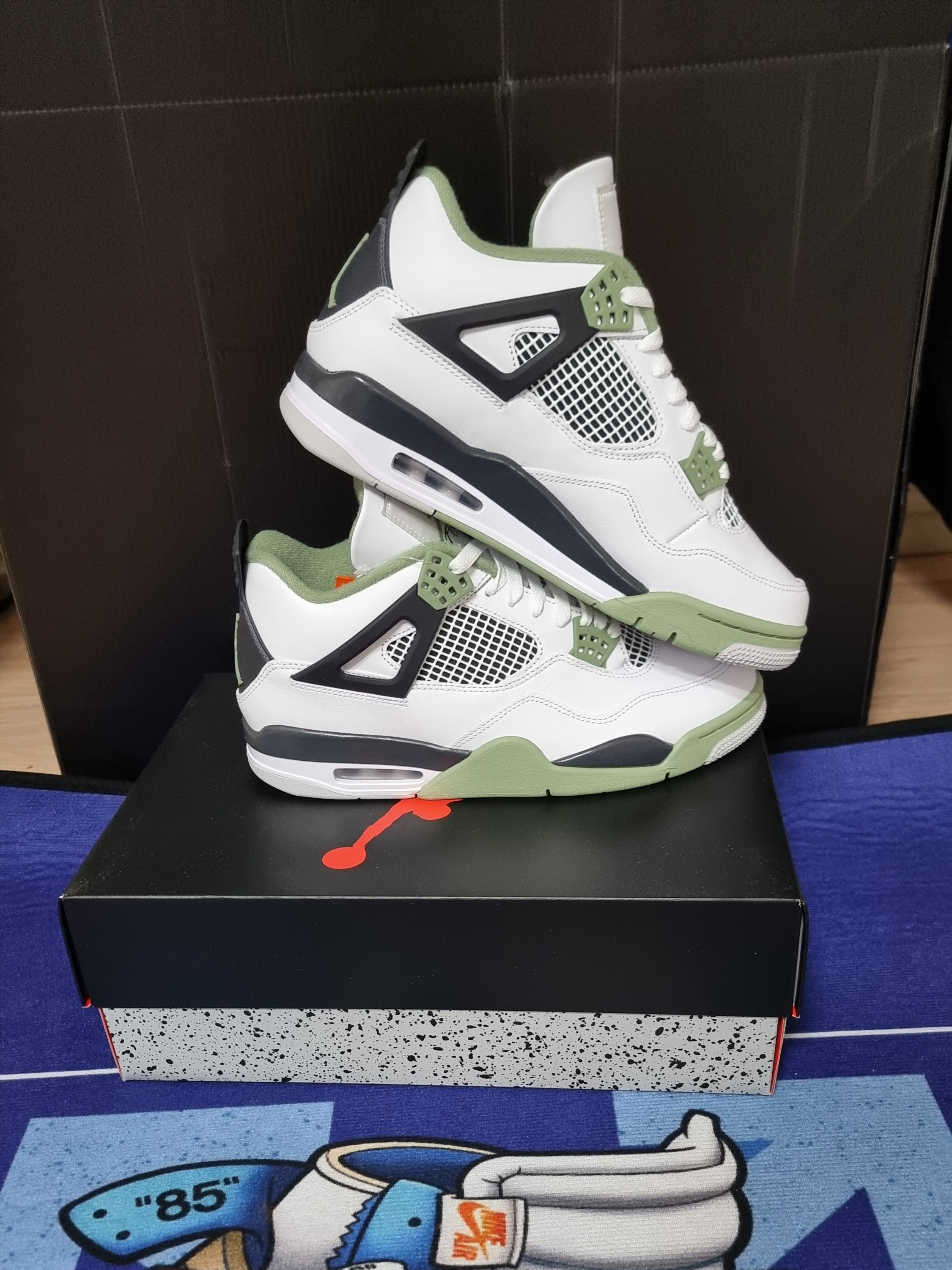 (W) Jordan 4 Retro Oil Green 착용 스타일 - 3