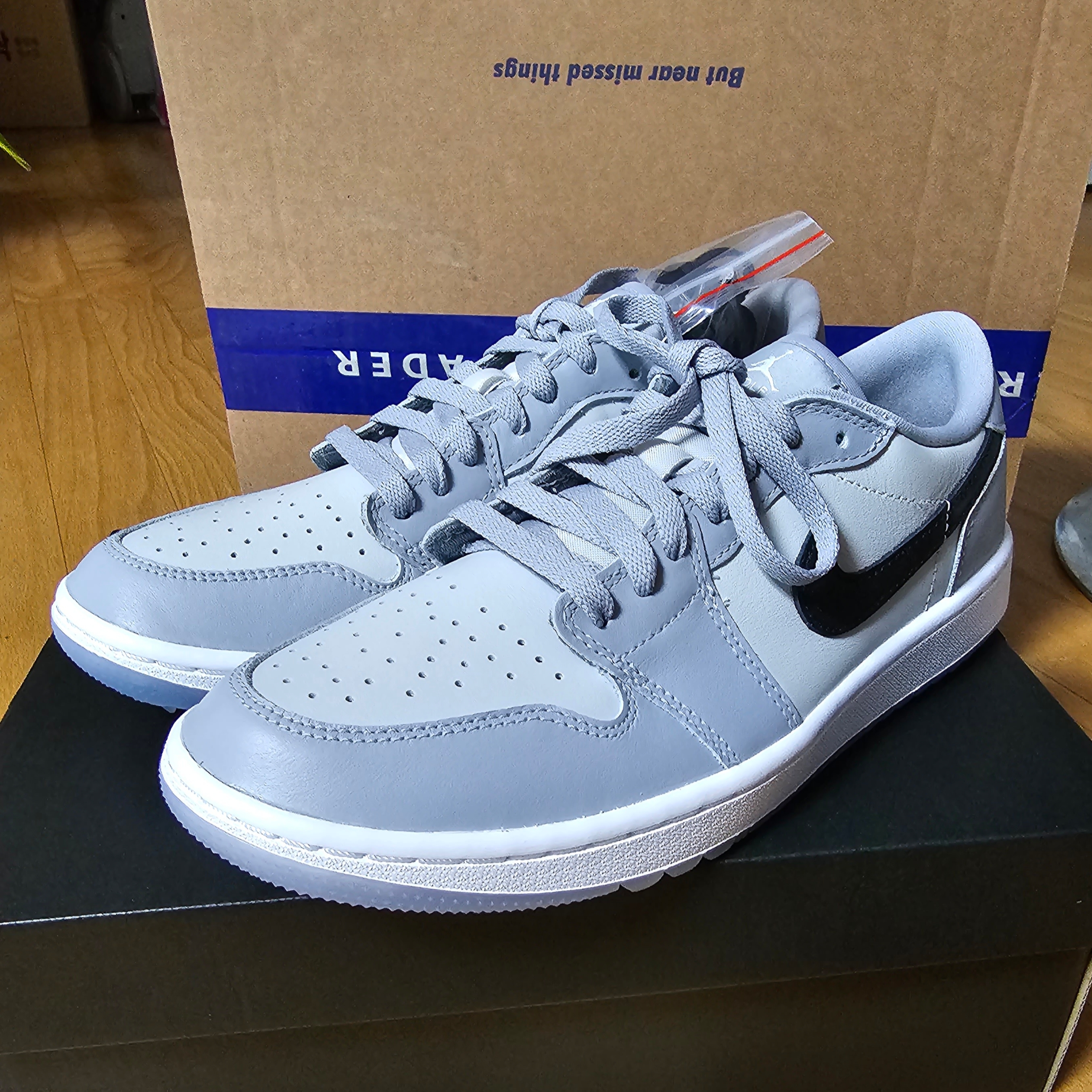 Jordan 1 Low Golf Wolf Grey 착용 스타일 - 2