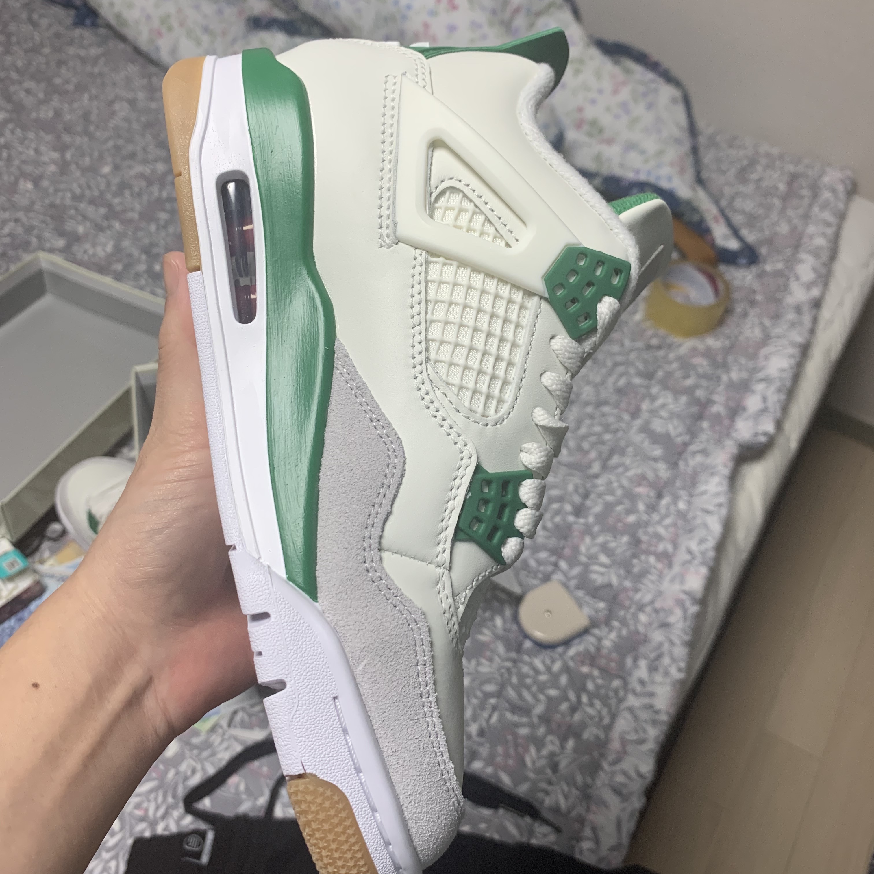 Jordan 4 x Nike SB Retro SP Pine Green 착용 스타일 - 1