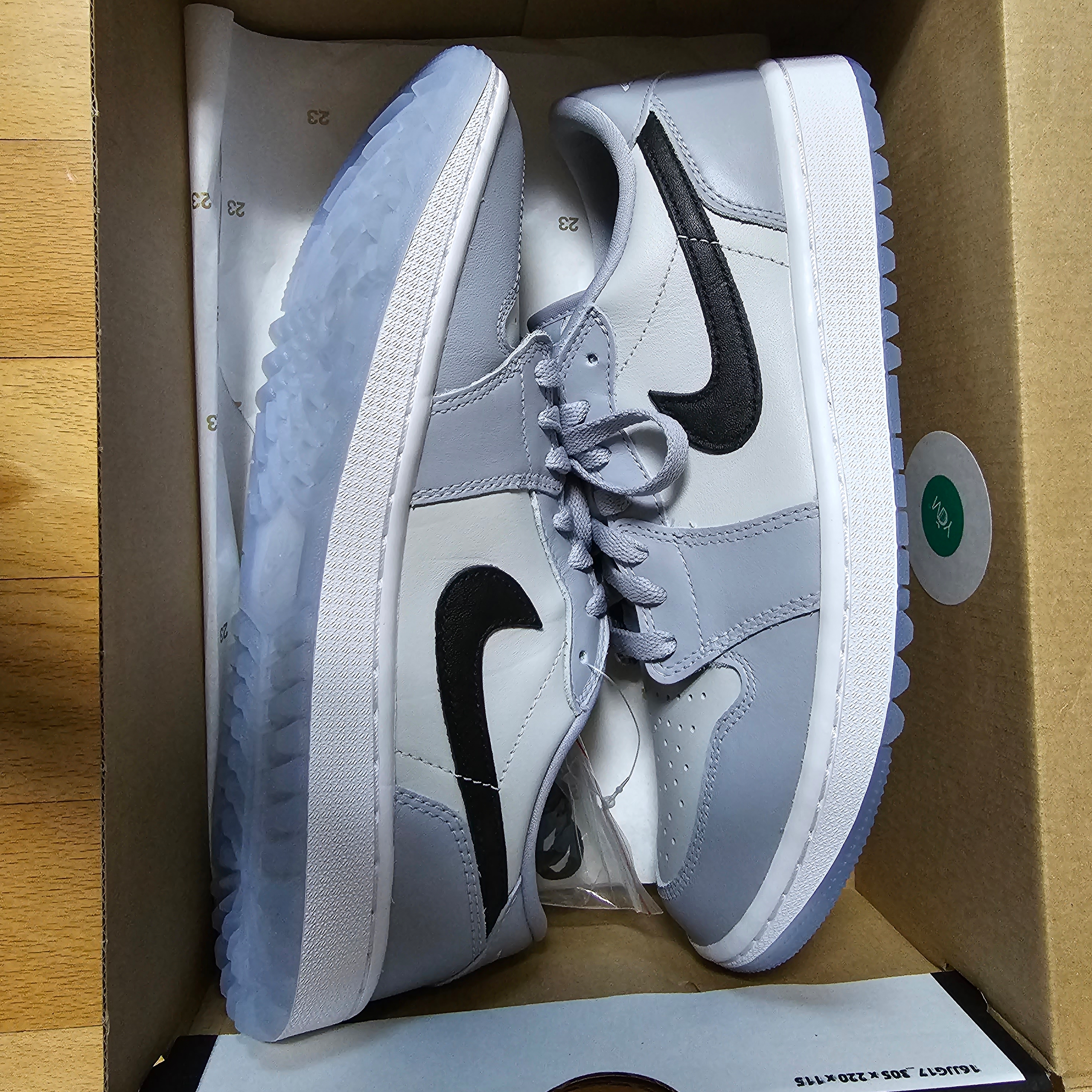 Jordan 1 Low Golf Wolf Grey 착용 스타일 - 1
