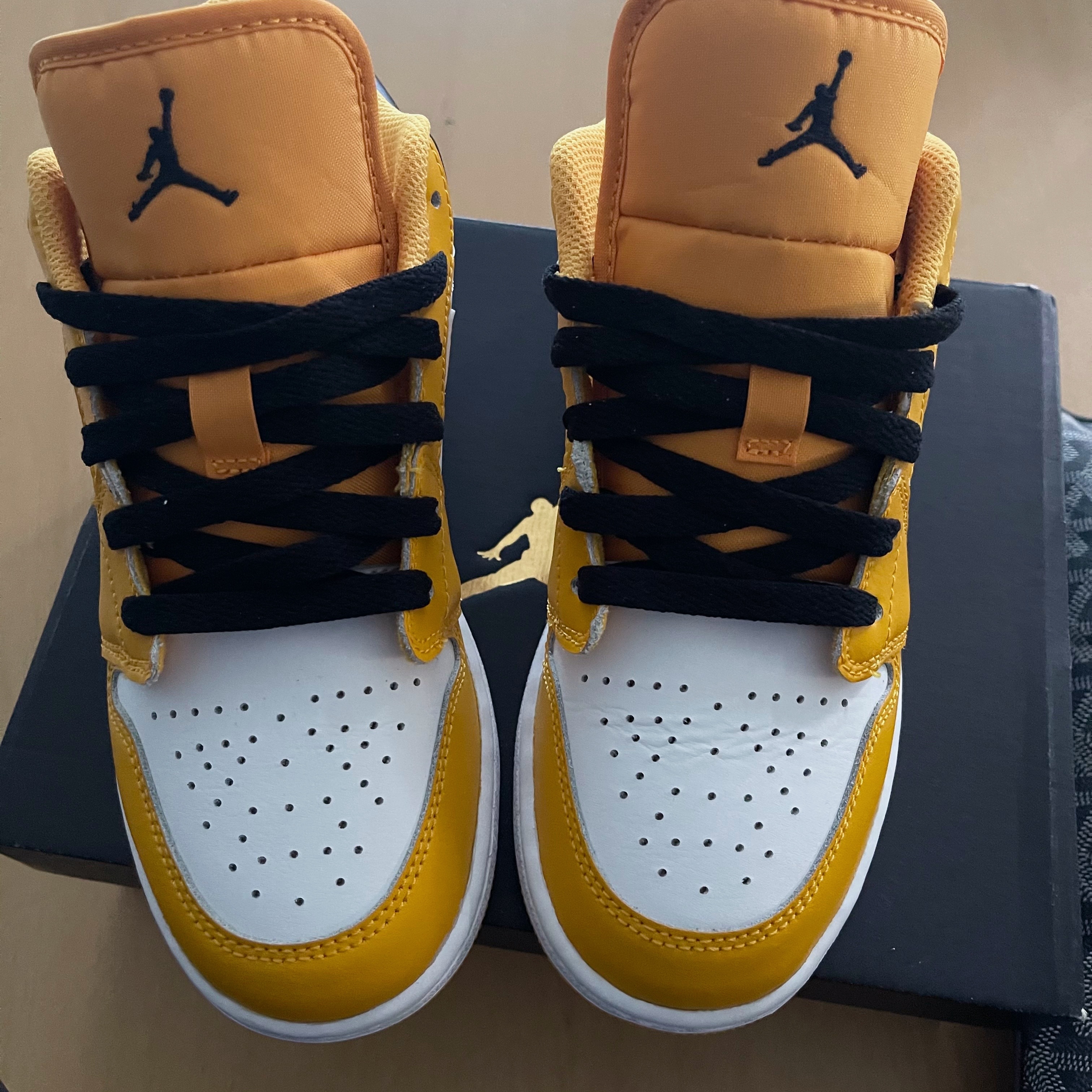 (GS) Jordan 1 Low Taxi 착용 스타일