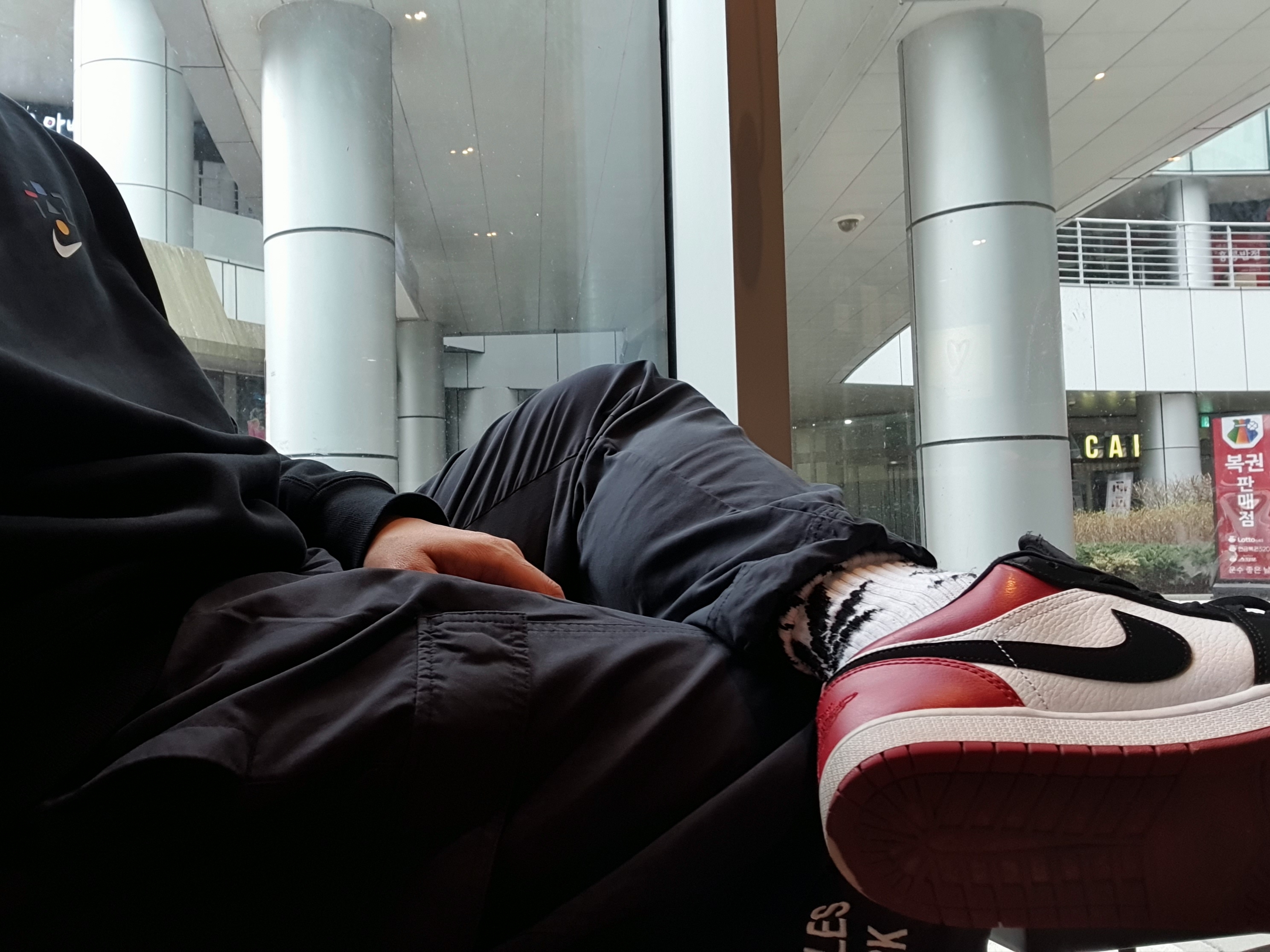 Jordan 1 Low Black Toe, Nike Hangul Heavyweight Sweatshirt Black 착용 스타일