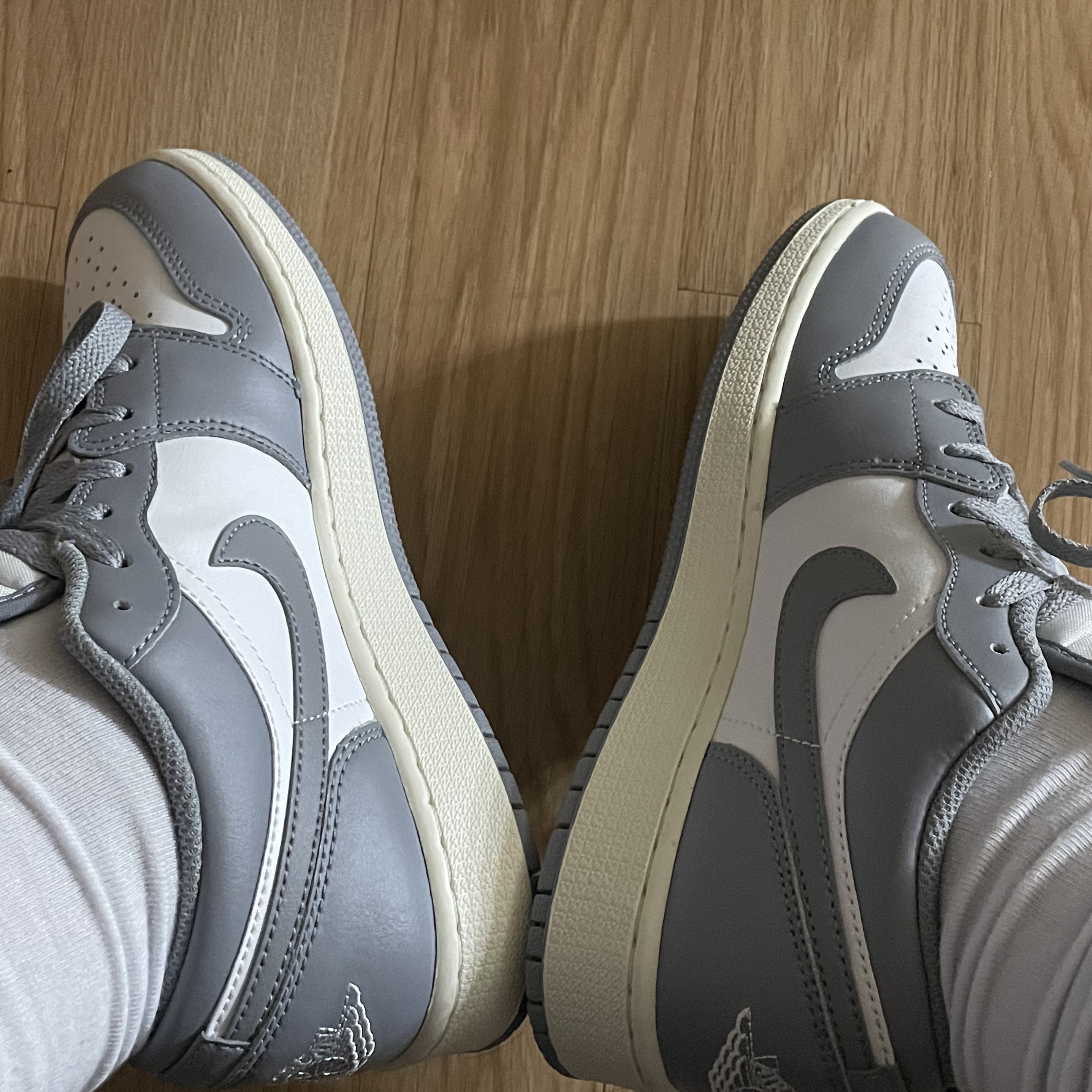 (GS) Jordan 1 Low Stealth and White 착용 스타일 - 4
