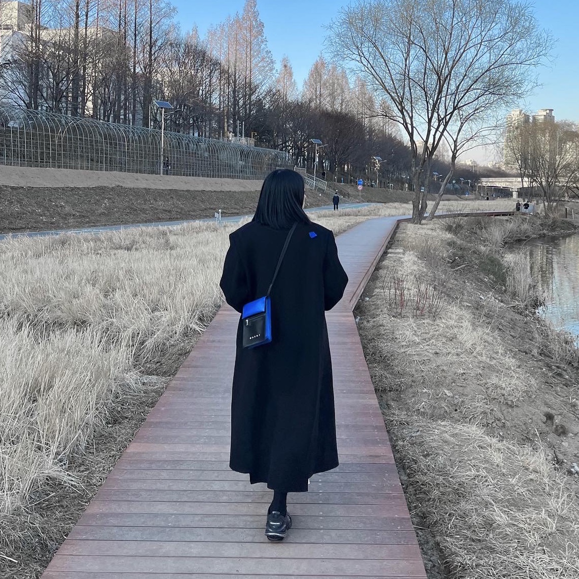 Balenciaga Tyrex Sneakers Black, Zara x Ader Error Oversized Wool Coat Black 착용 스타일 - 3