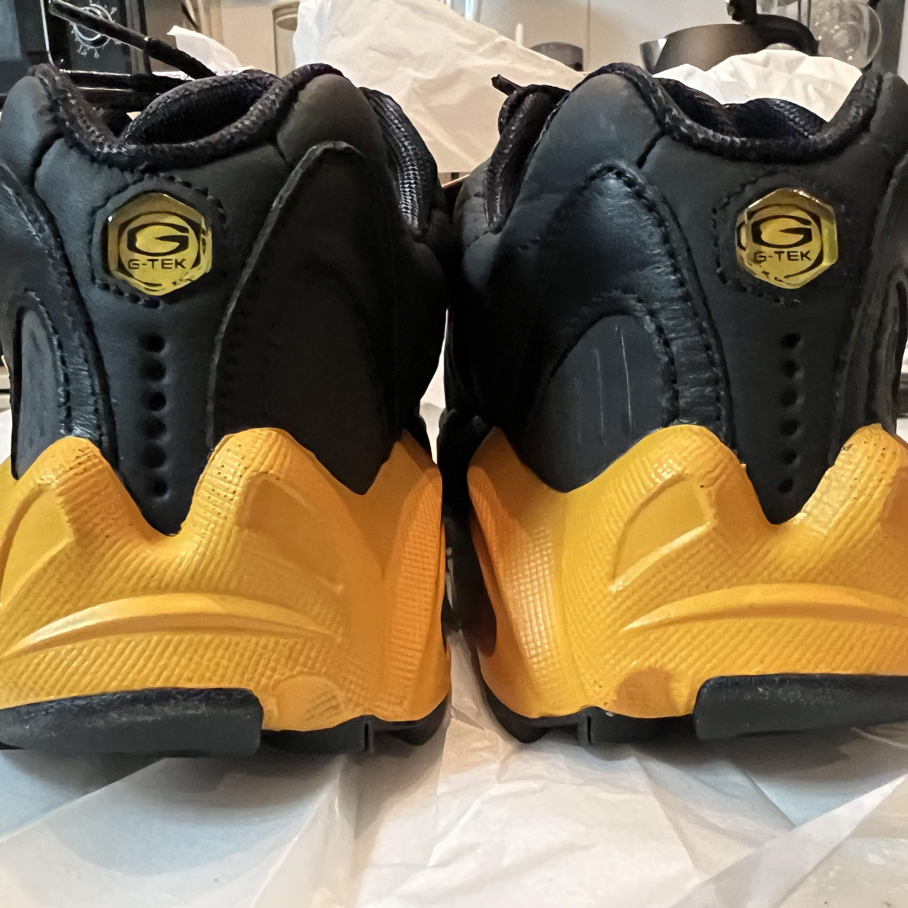 Nike x Drake Nocta Hot Step Air Terra Black and Yellow 착용 스타일