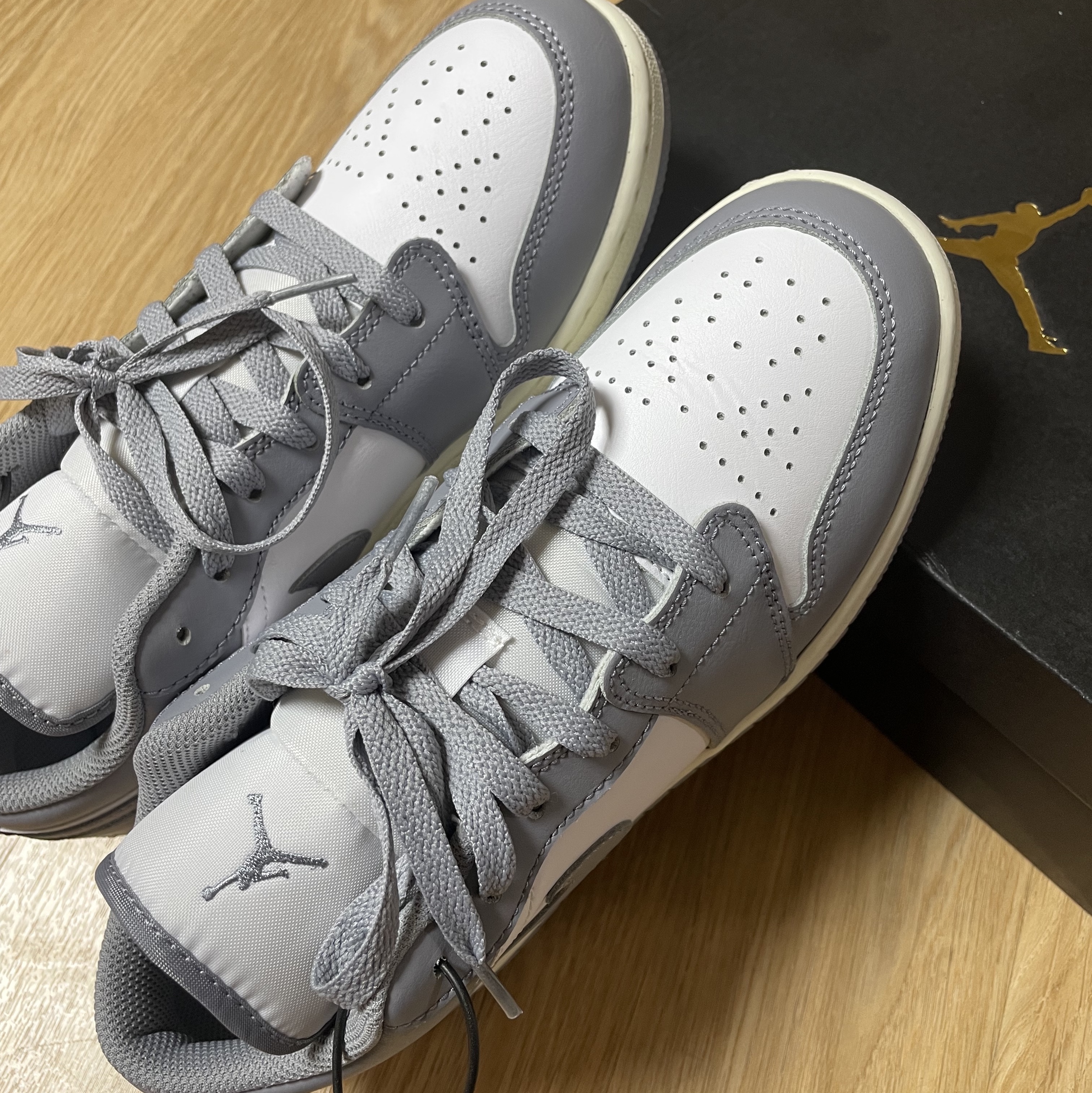 (GS) Jordan 1 Low Stealth and White 착용 스타일 - 3