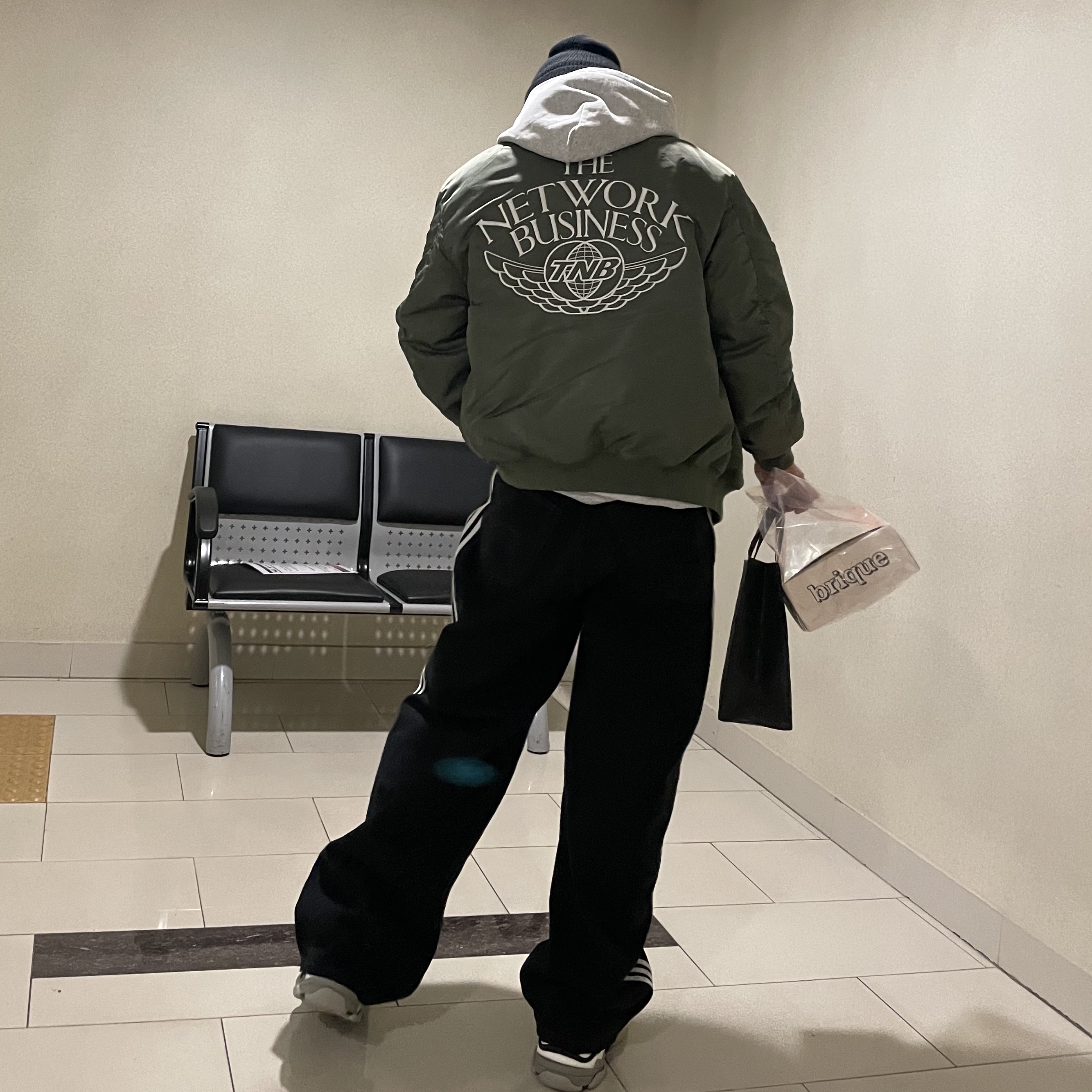 Balenciaga x Adidas Triple S Sneakers White Black, Balenciaga x Adidas Large Baggy Trousers Black 착용 스타일