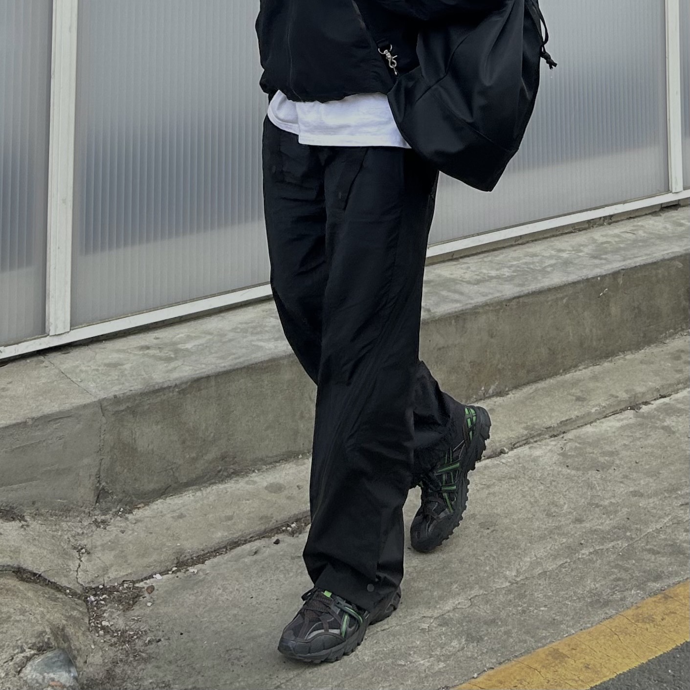 Asics x Andersson Bell Gel-Sonoma 15-50 Black Green 착용 스타일 - 2