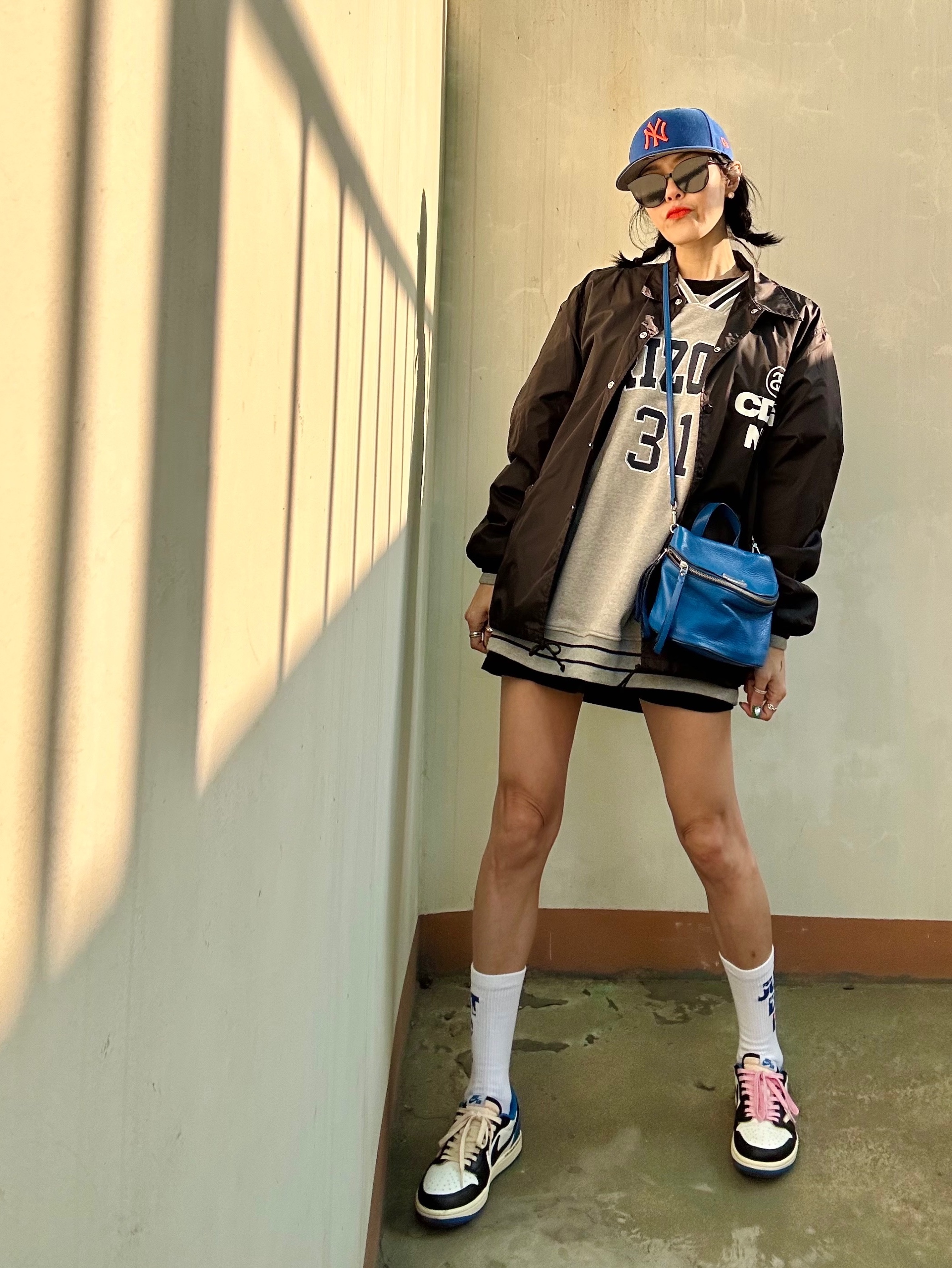 Jordan 1 x Travis Scott x Fragment Retro Low OG SP Military Blue, CDG x Stussy Coach Jacket Black 착용 스타일 - 2