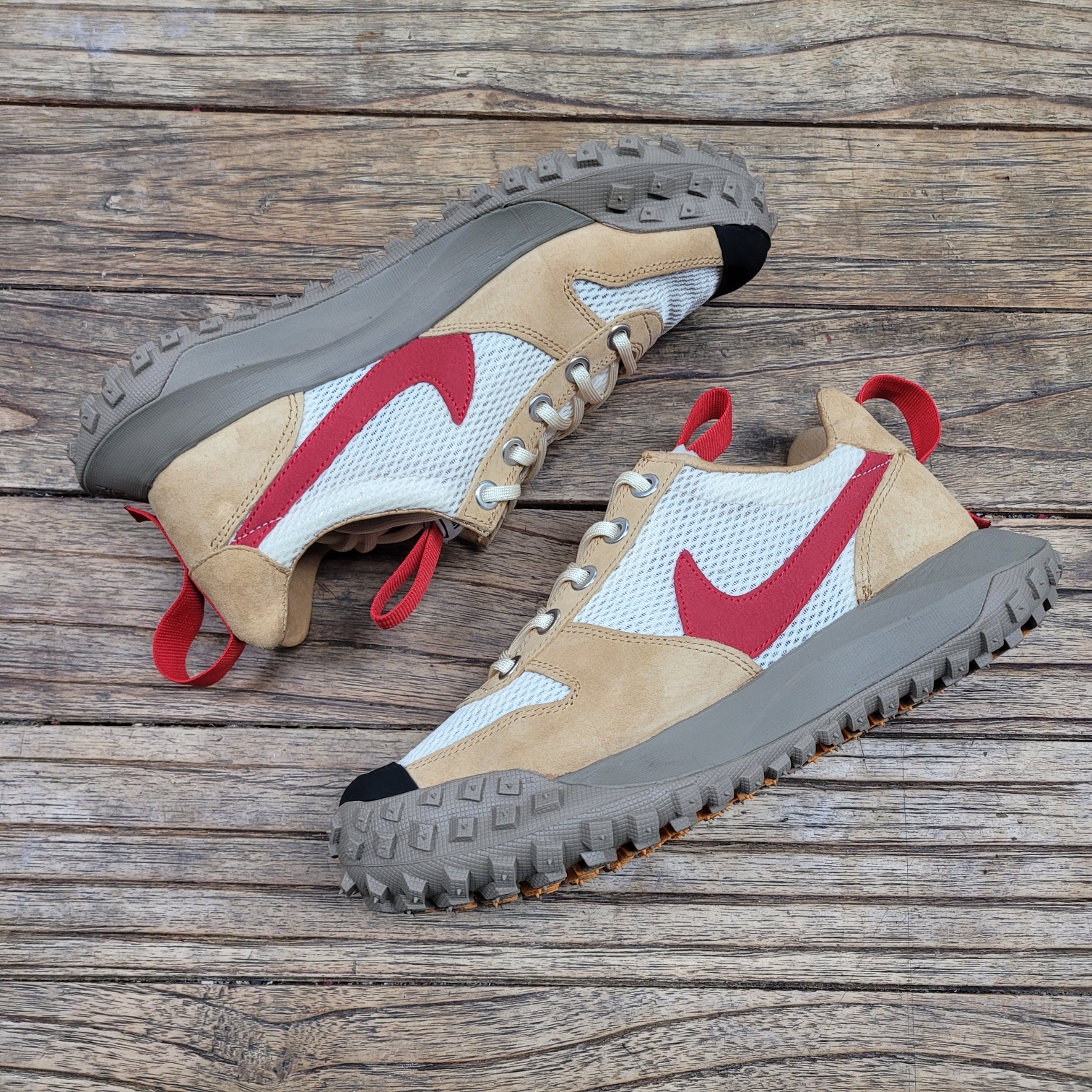 Nike x Tom Sachs Mars Yard Overshoe 3.0, Nike ACG Mountain Fly Low Fossil Stone 착용 스타일 - 2