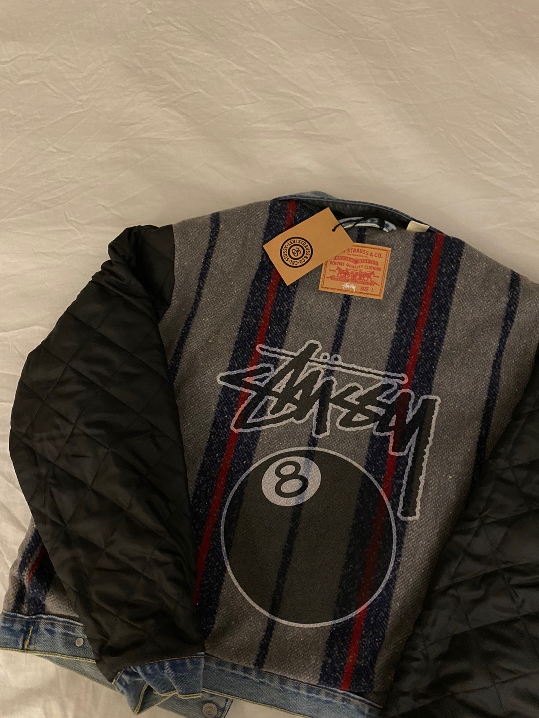 Stussy x Levi's Embossed Trucker Jacket Indigo 착용 스타일 - 1