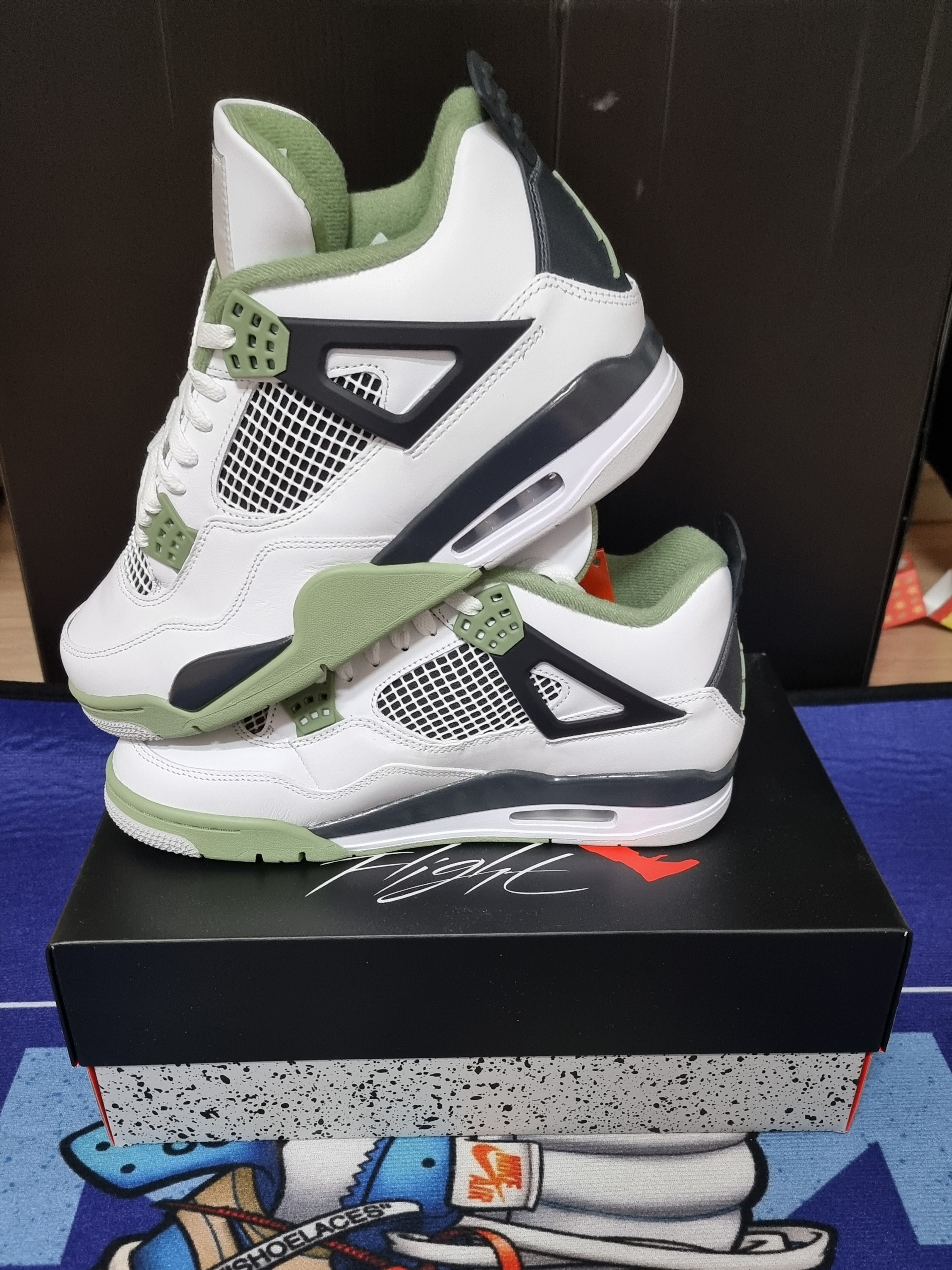 (W) Jordan 4 Retro Oil Green 착용 스타일 - 2