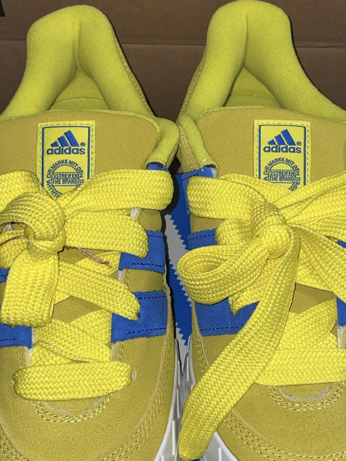 Adidas Adimatic Bright Yellow Blue 착용 스타일 - 2