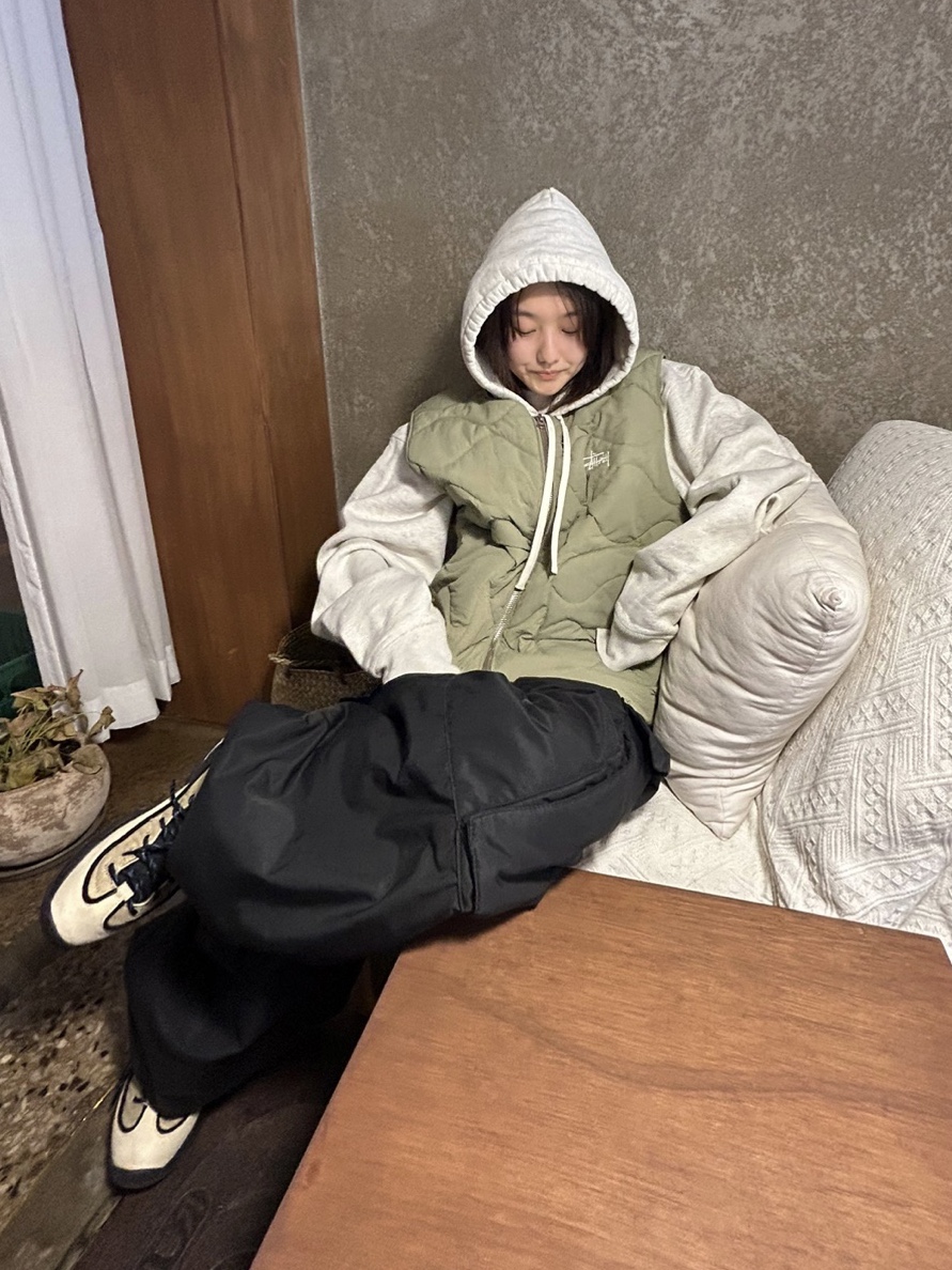 Nike x Stussy Air Penny II Rattan and Limestone, Stussy Recycled Nylon Liner Vest Coyote 착용 스타일