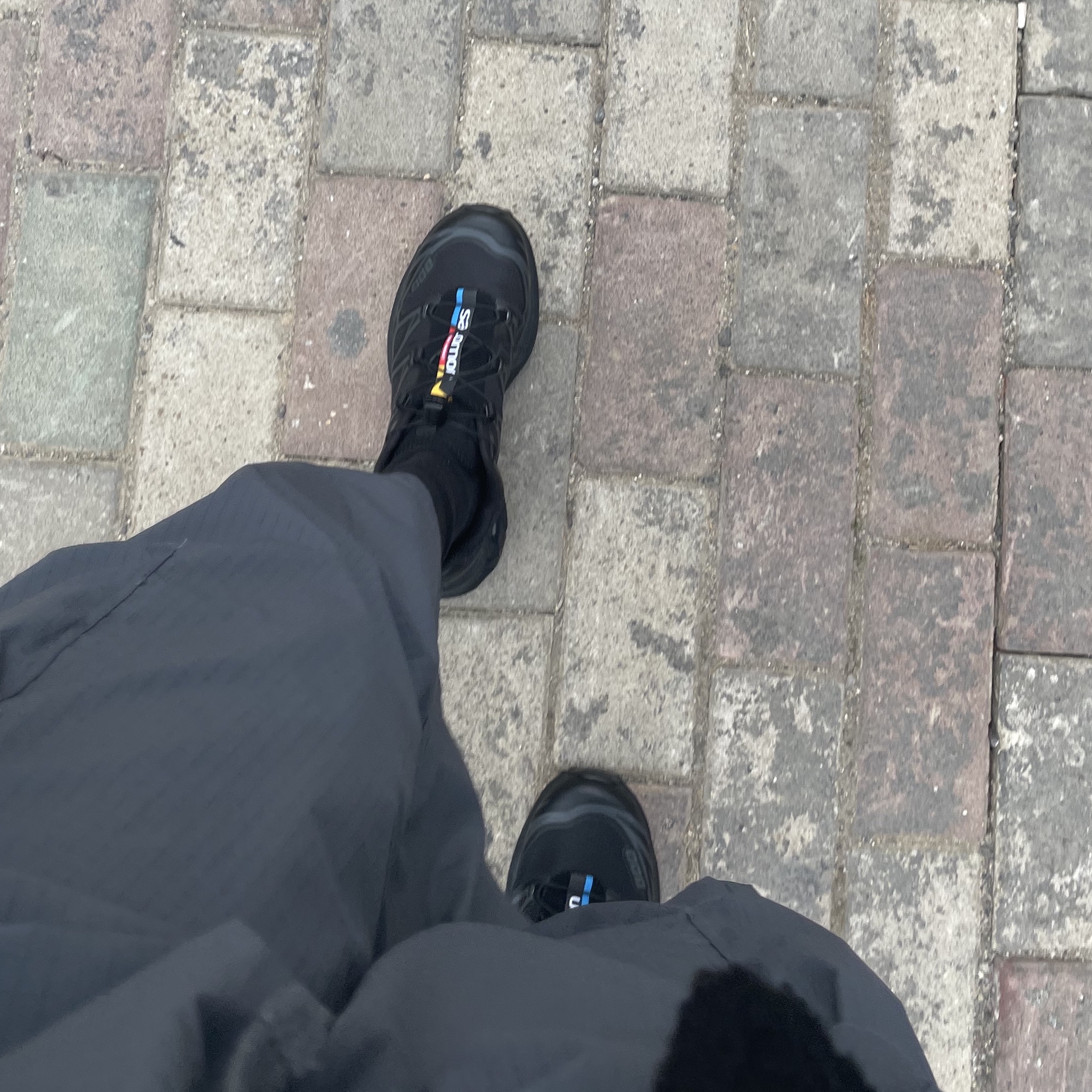 Salomon XT-6 ADV Black 착용 스타일