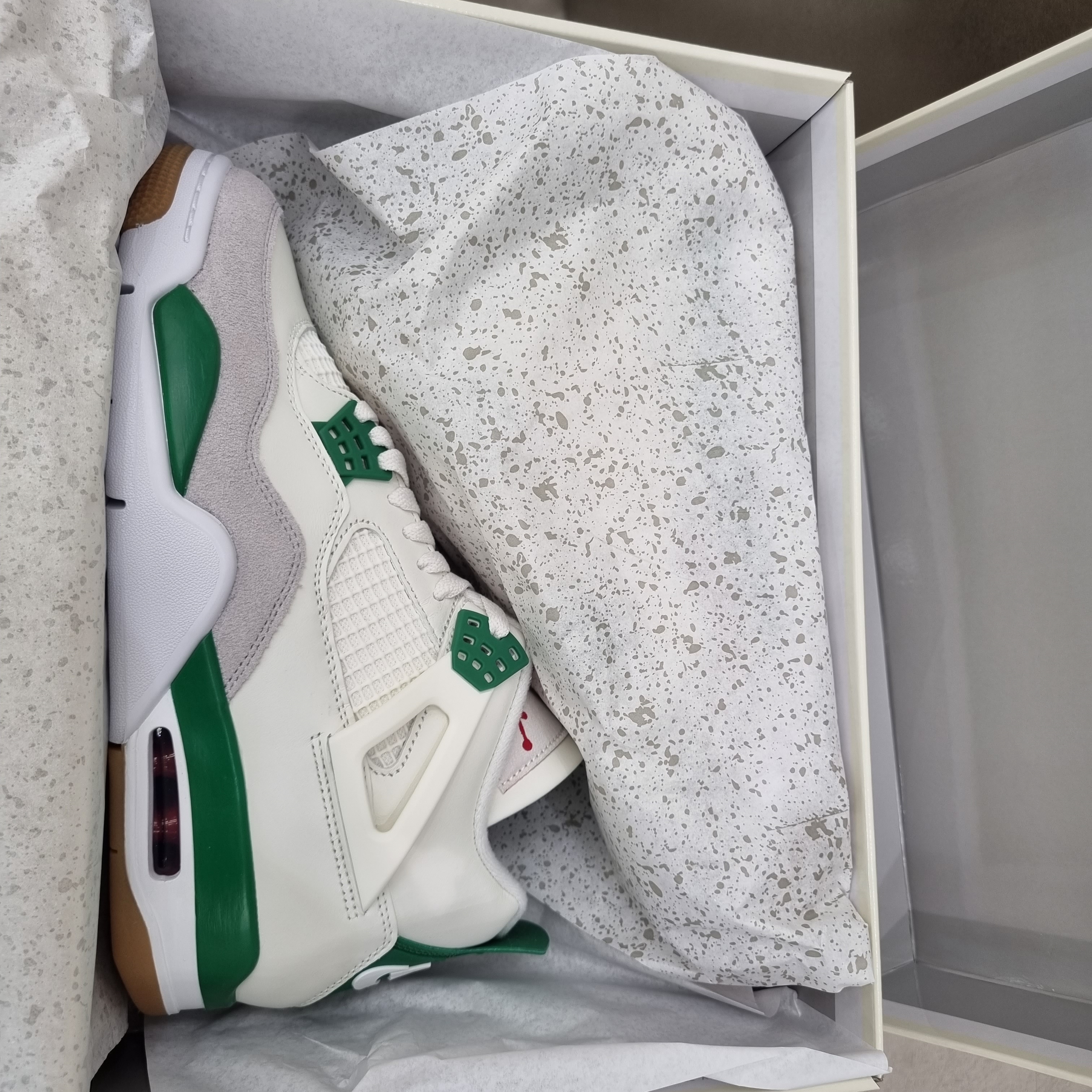 Jordan 4 x Nike SB Retro SP Pine Green 착용 스타일 - 2
