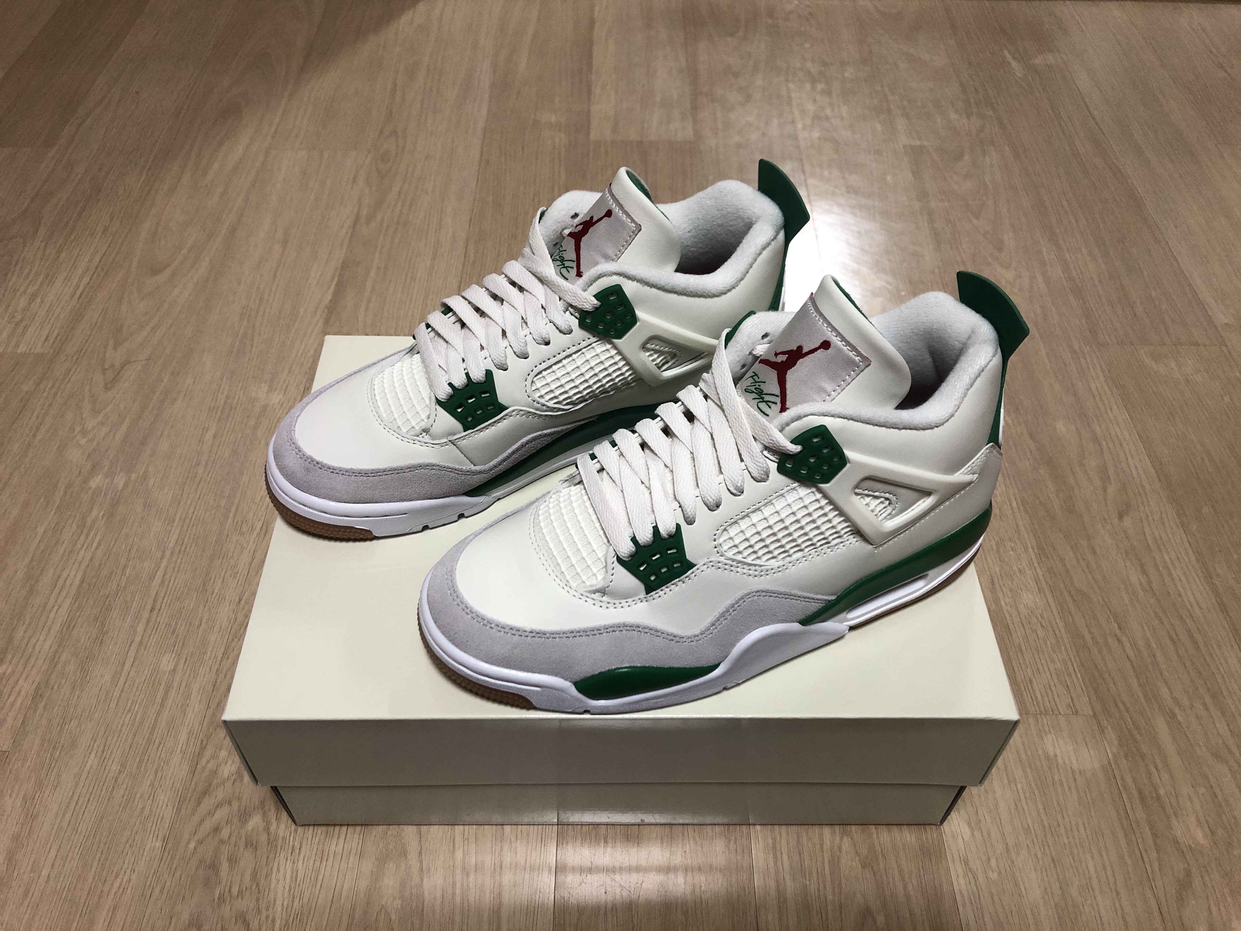 Jordan 4 x Nike SB Retro SP Pine Green 착용 스타일 - 2