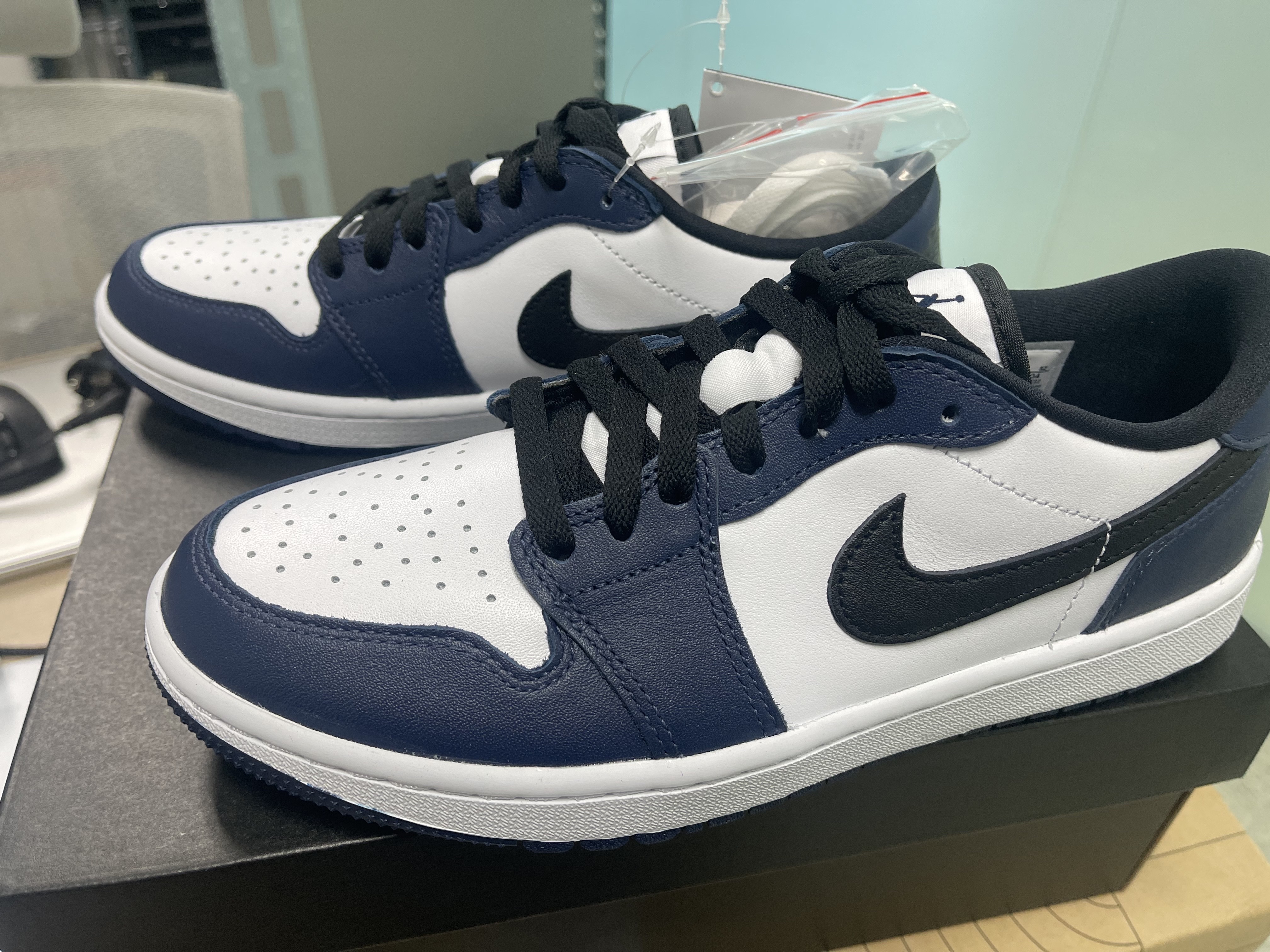 Jordan 1 Low Golf Midnight Navy 착용 스타일 - 1